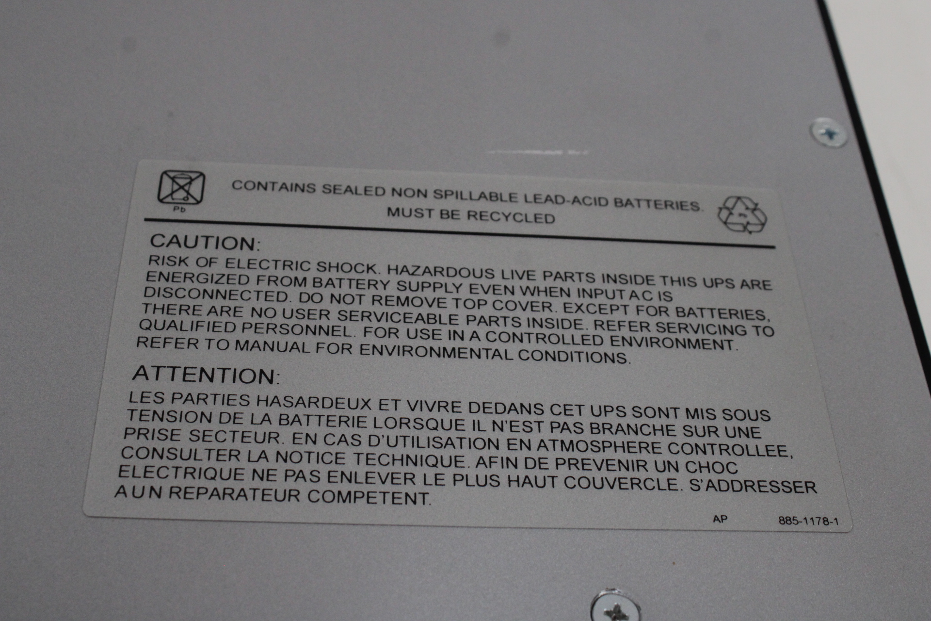 APC Smart-UPS 1500 rackmount batterij backup – foto 8 – kavel bij GSD Auctions, Zoeterwoude