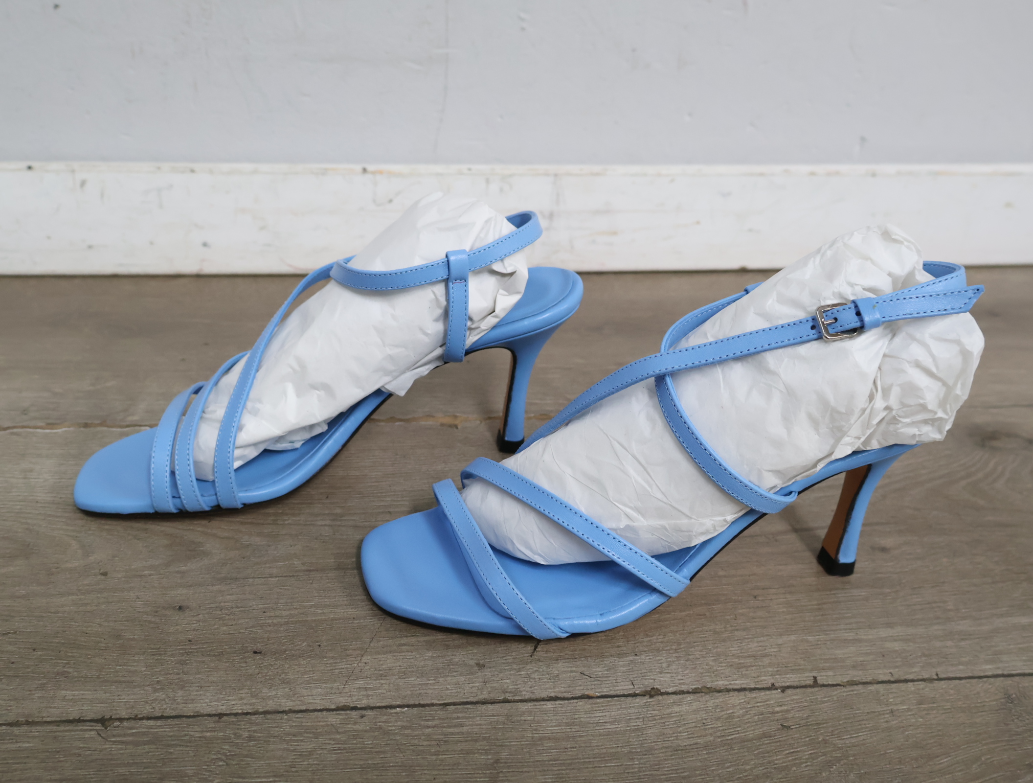Blauwe damessandalen met bandjes - Maat 38' – foto 8 – kavel bij GSD Auctions, Zoeterwoude