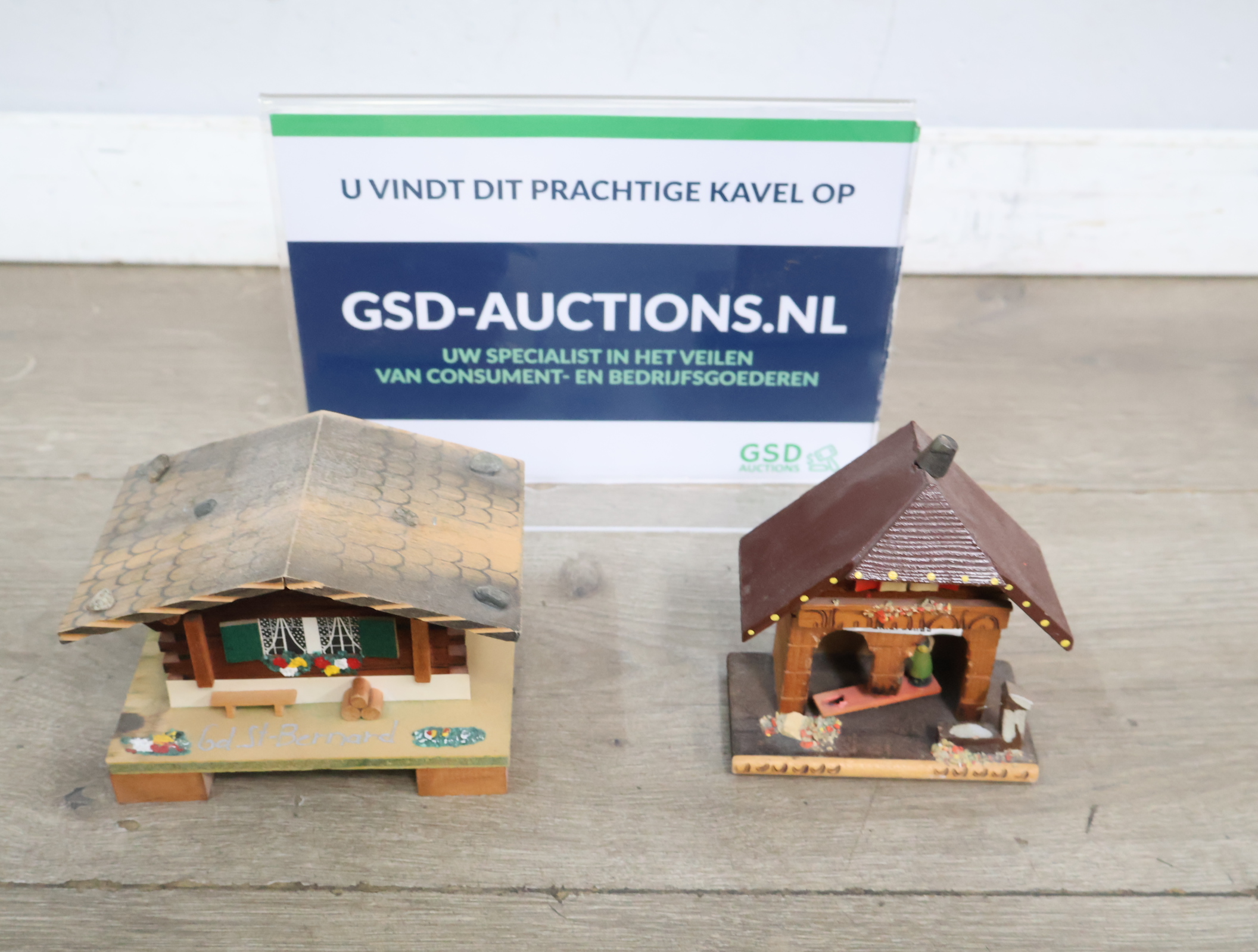 Set van twee houten muziekhuisjes – foto 2 – kavel bij GSD Auctions, Zoeterwoude