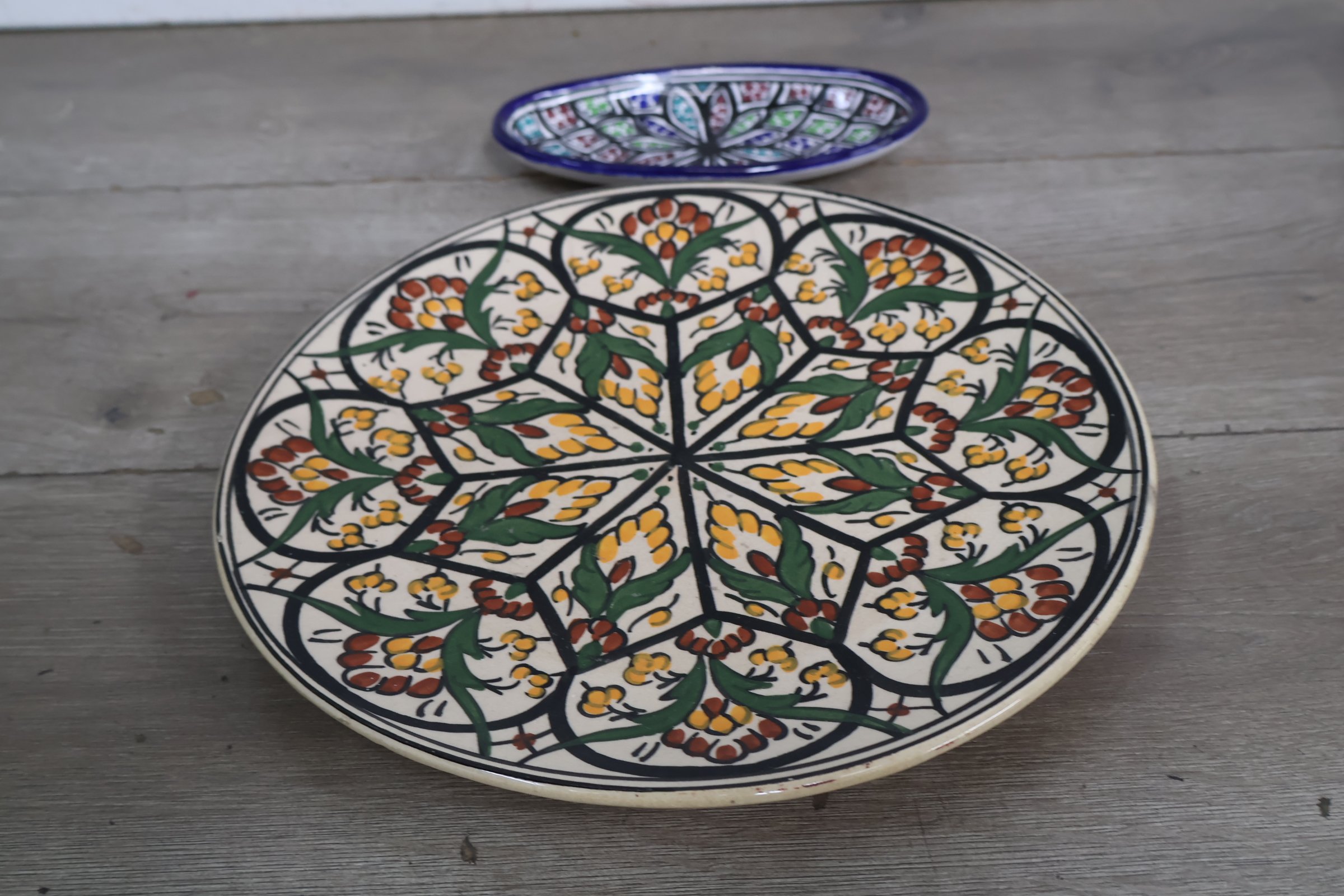 Set decoratieve borden met bloemmotieven'' – foto 5 – kavel bij GSD Auctions, Zoeterwoude