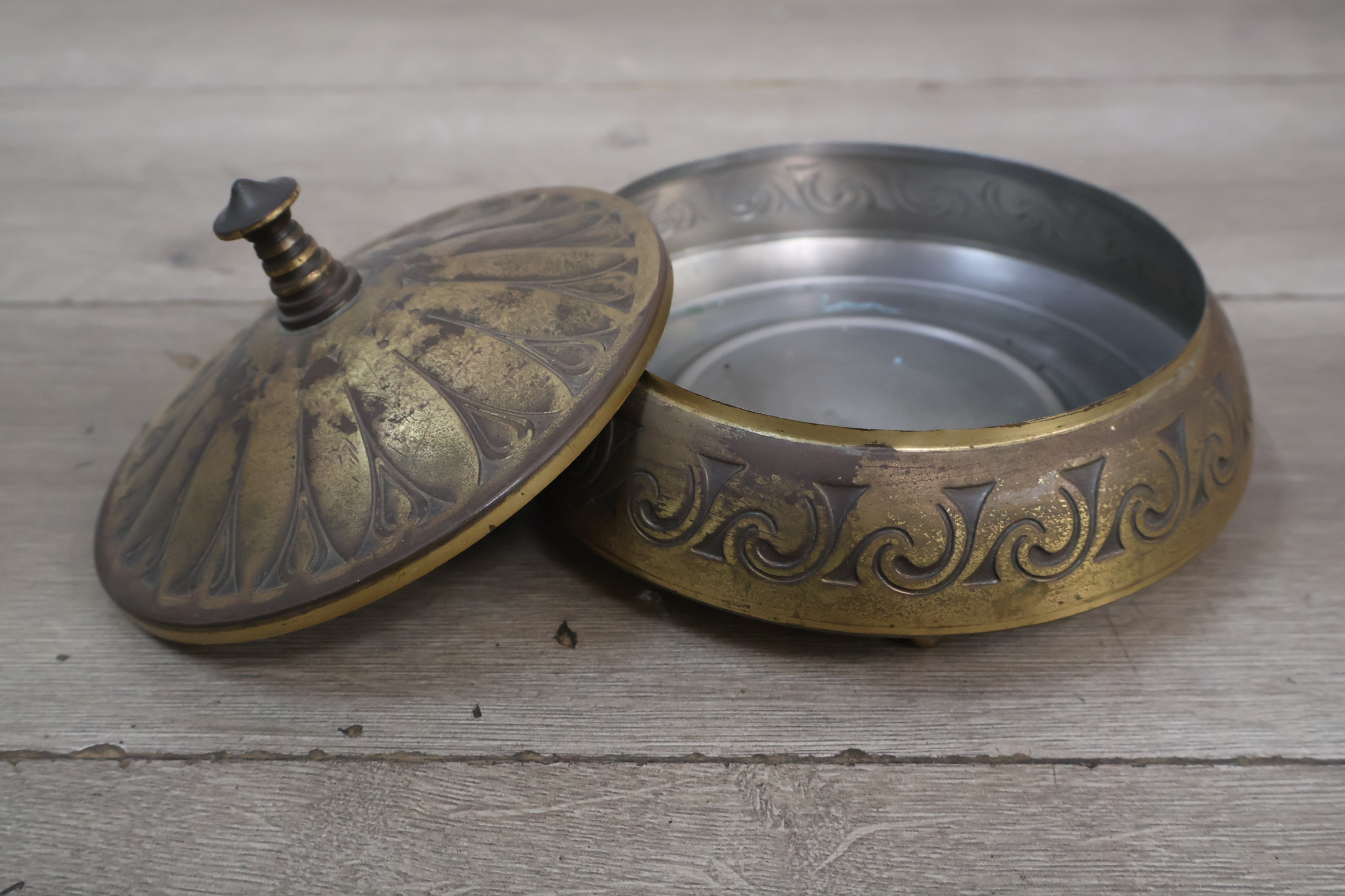 Antieke messing dekselpot – foto 7 – kavel bij GSD Auctions, Zoeterwoude