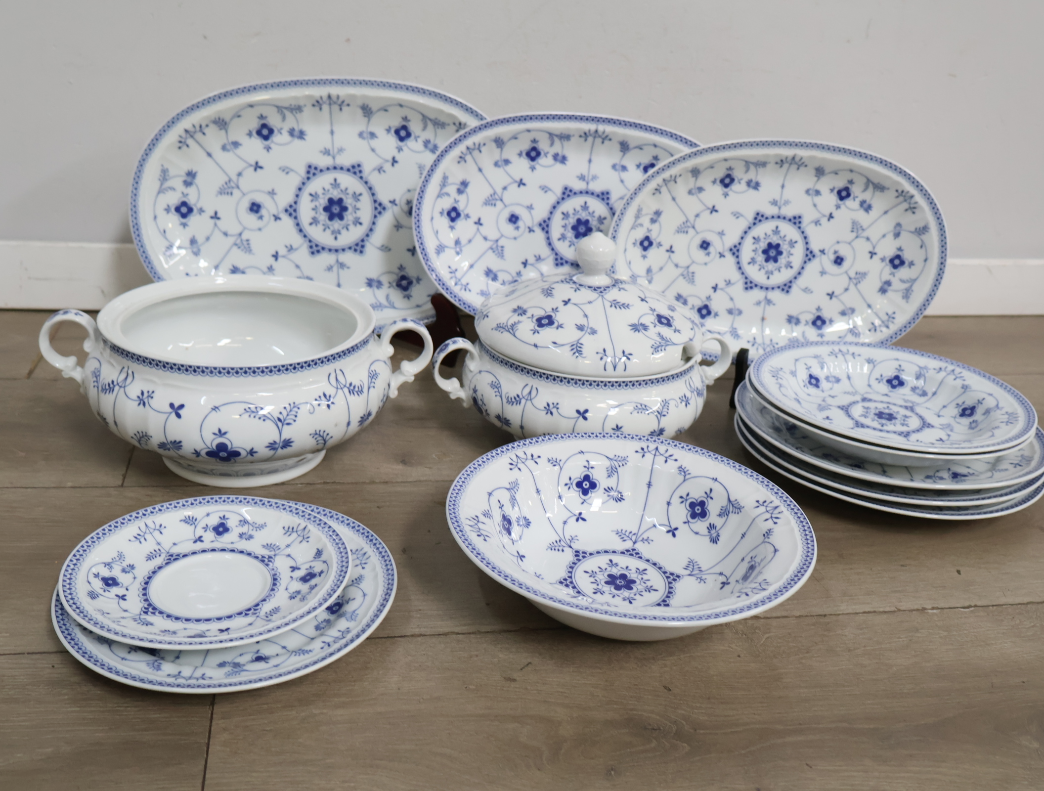 Compleet Blauwwit Eschenbach servies – foto 7 – kavel bij GSD Auctions, Zoeterwoude