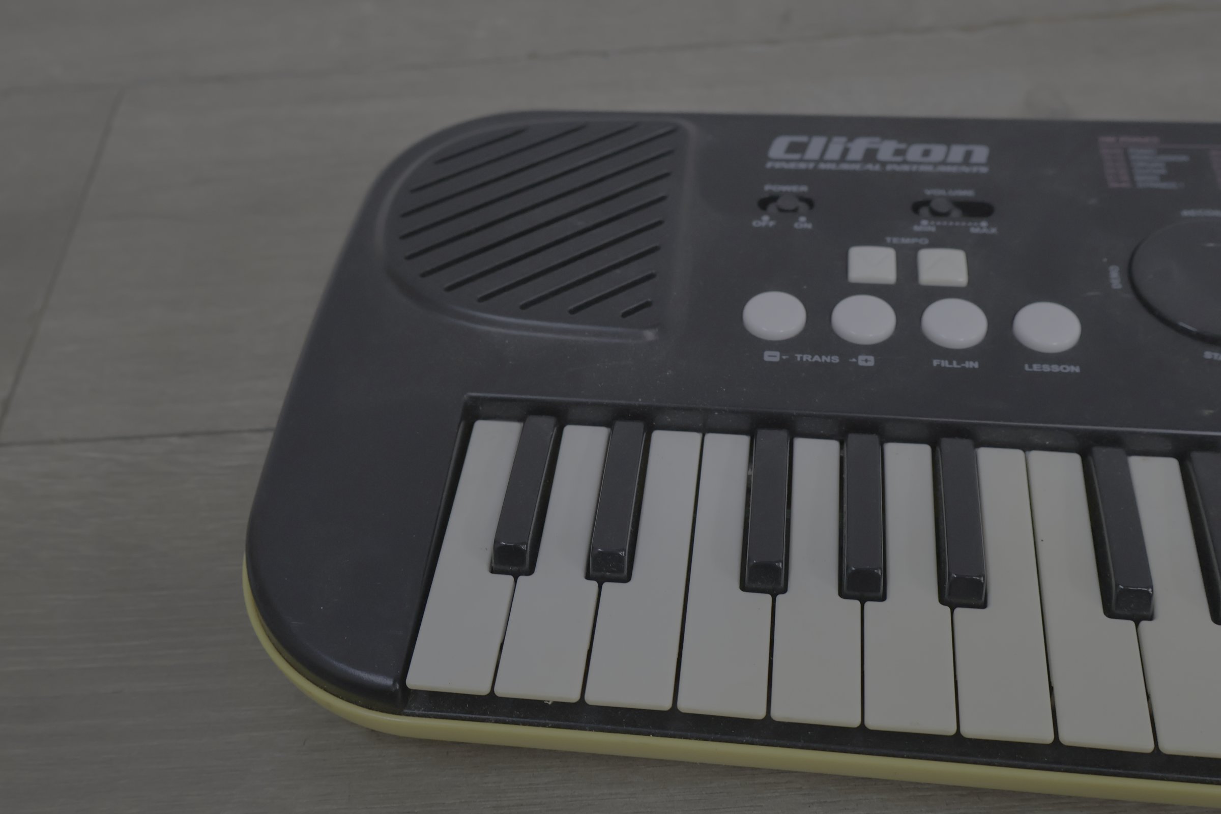 Elektronisch Clifton keyboard – foto 9 – kavel bij GSD Auctions, Zoeterwoude
