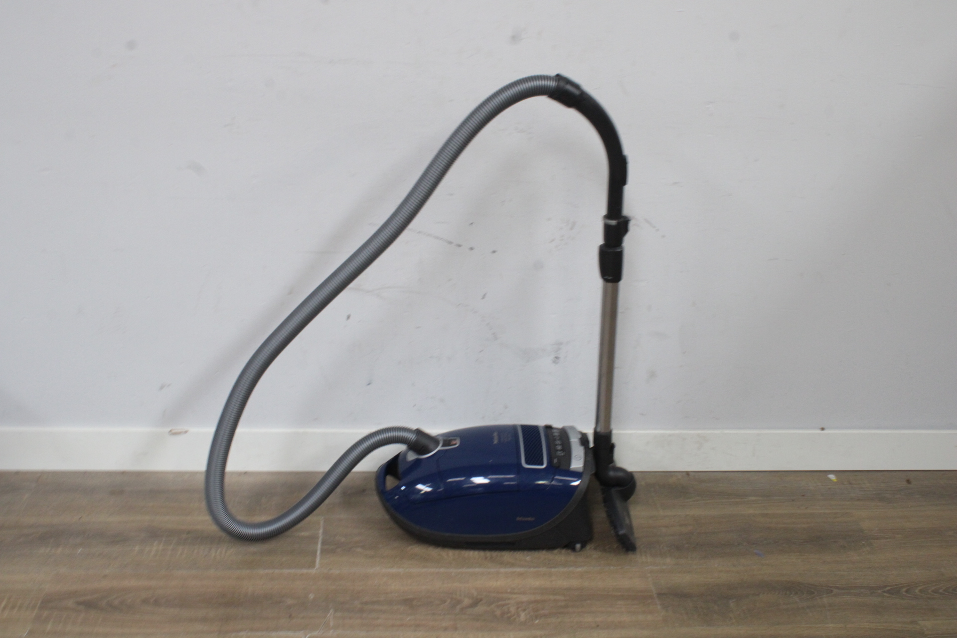Miele Complete C3 Stofzuiger – kavel bij GSD Auctions, Zoeterwoude