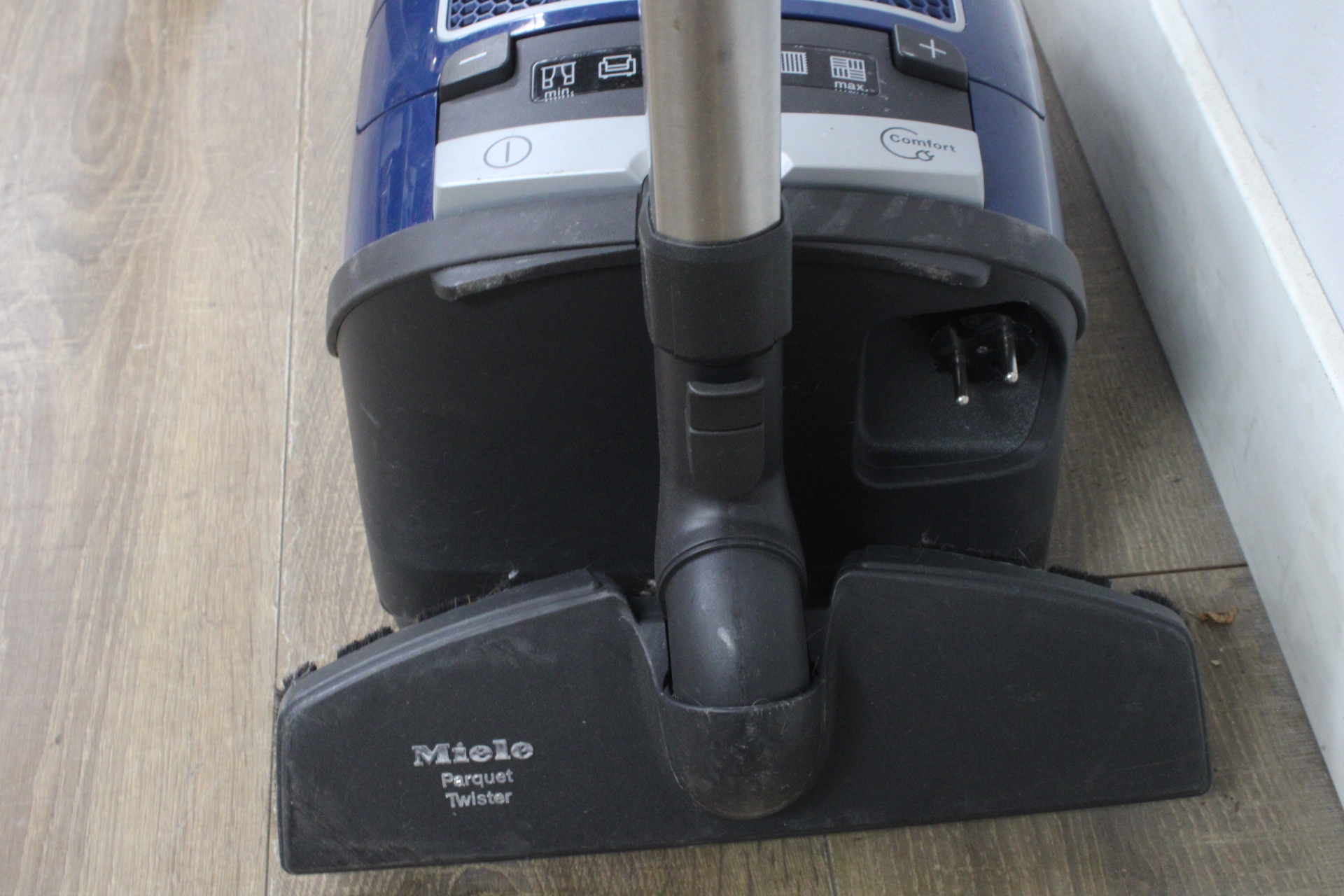 Miele Complete C3 Stofzuiger – foto 5 – kavel bij GSD Auctions, Zoeterwoude