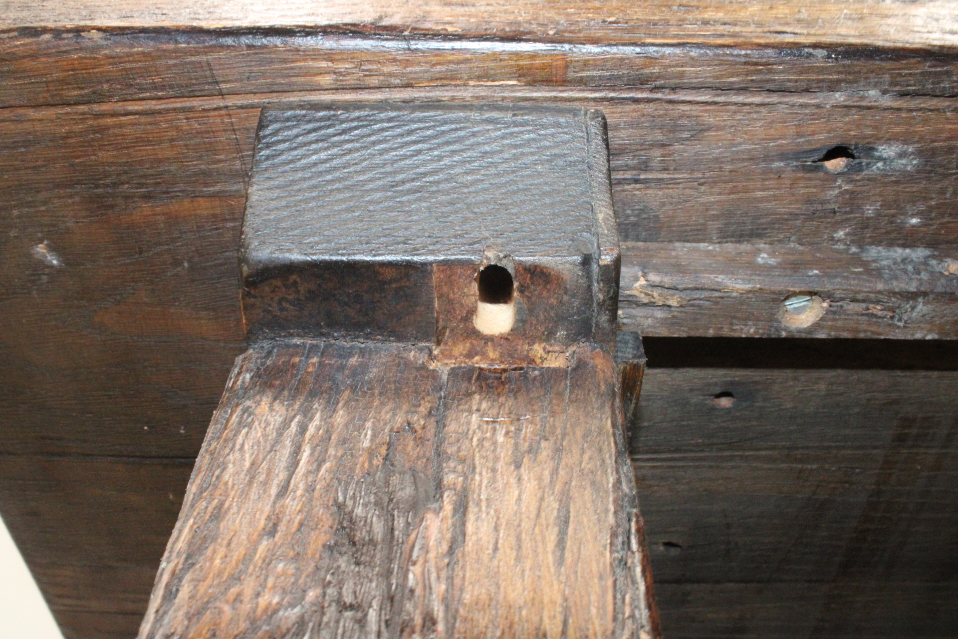Antieke Houten Salontafel – foto 5 – kavel bij GSD Auctions, Zoeterwoude