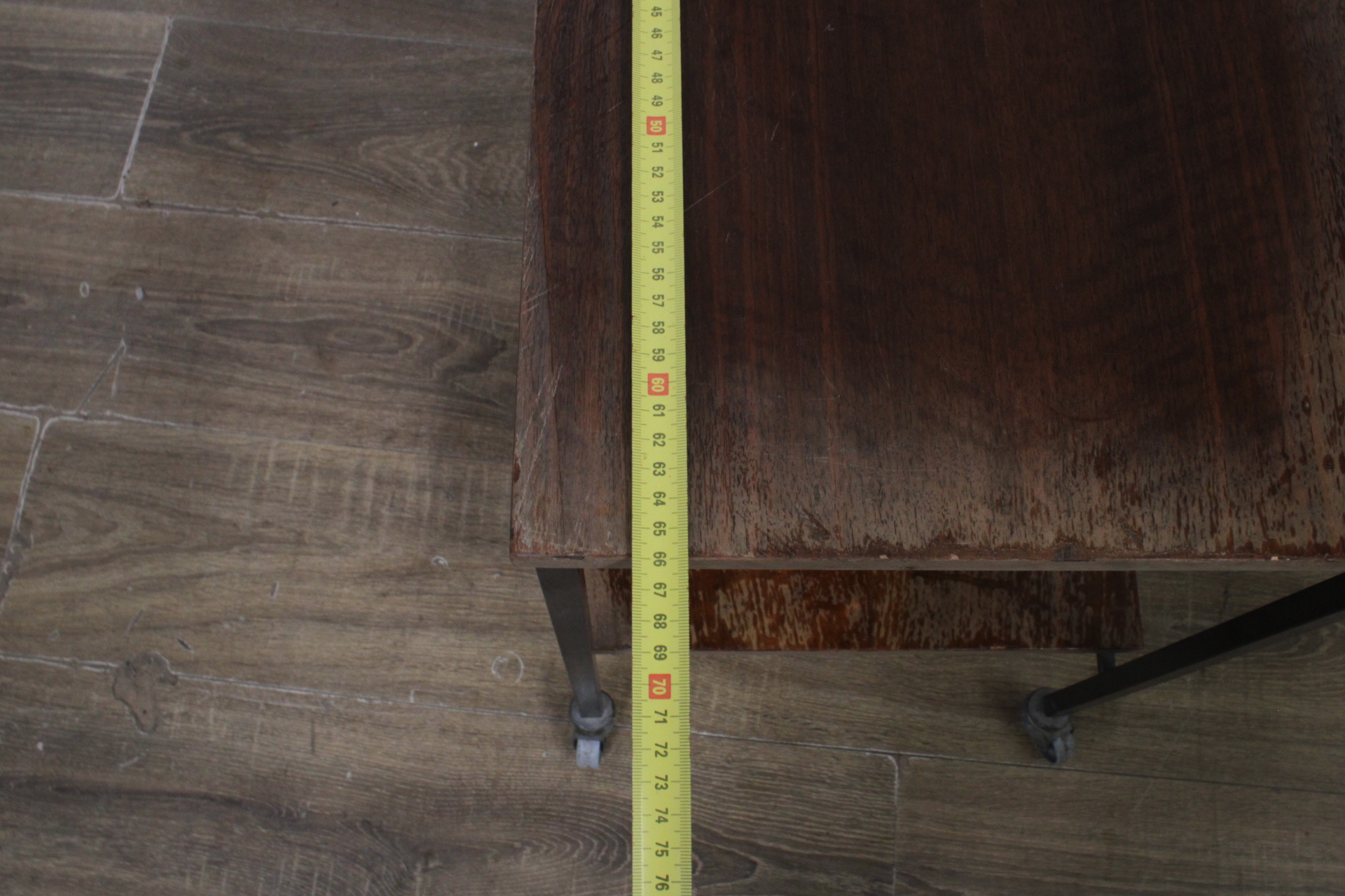 Vintage metalen trolley met houten fineerbladen – foto 7 – kavel bij GSD Auctions, Zoeterwoude