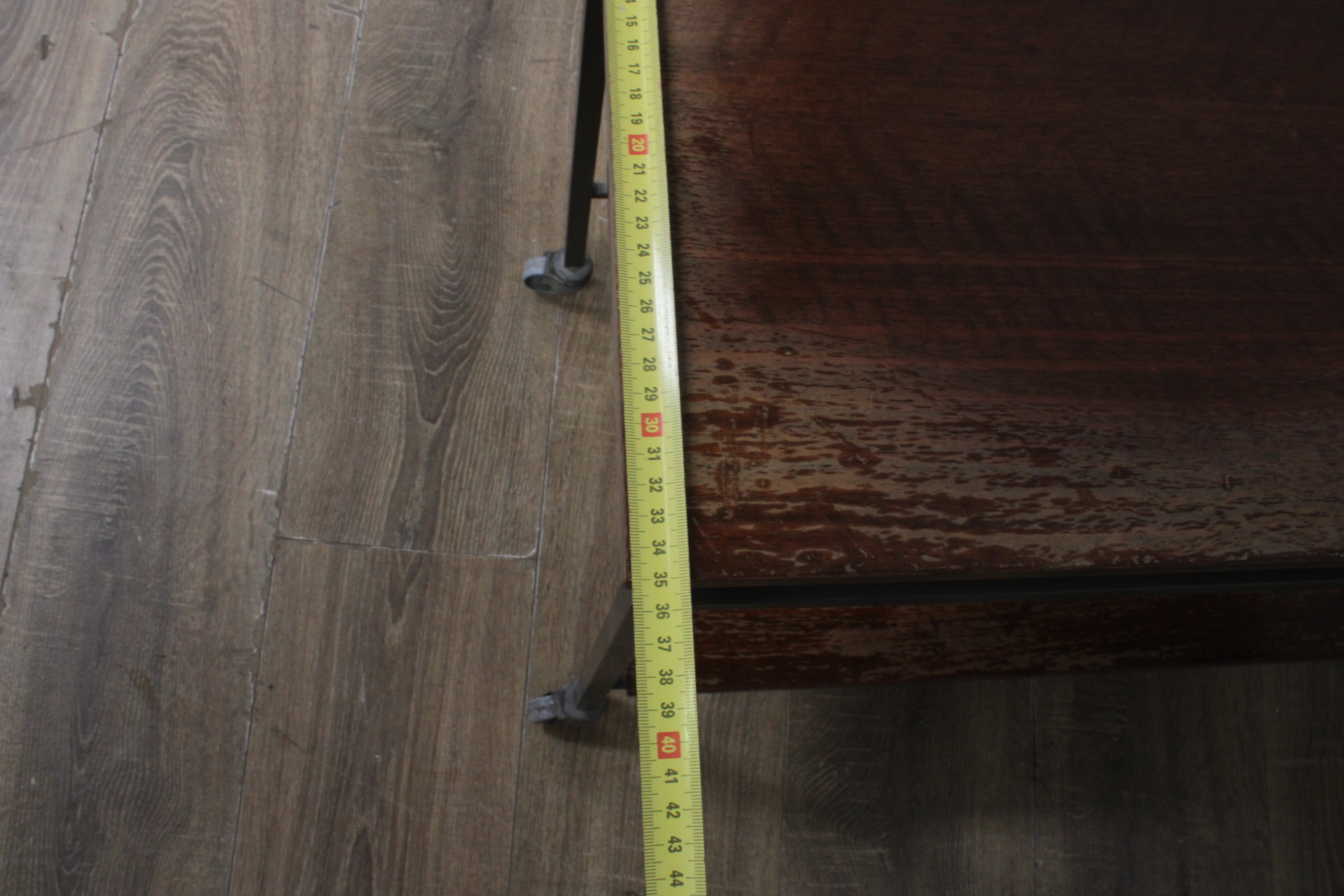 Vintage metalen trolley met houten fineerbladen – foto 8 – kavel bij GSD Auctions, Zoeterwoude