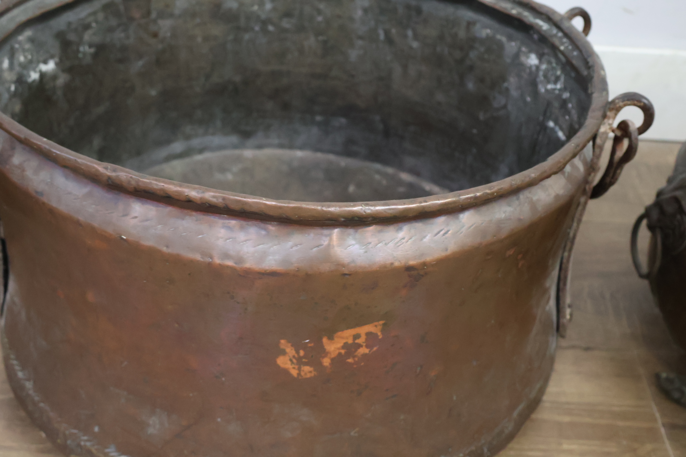 Set van drie koperen ketels – foto 8 – kavel bij GSD Auctions, Zoeterwoude
