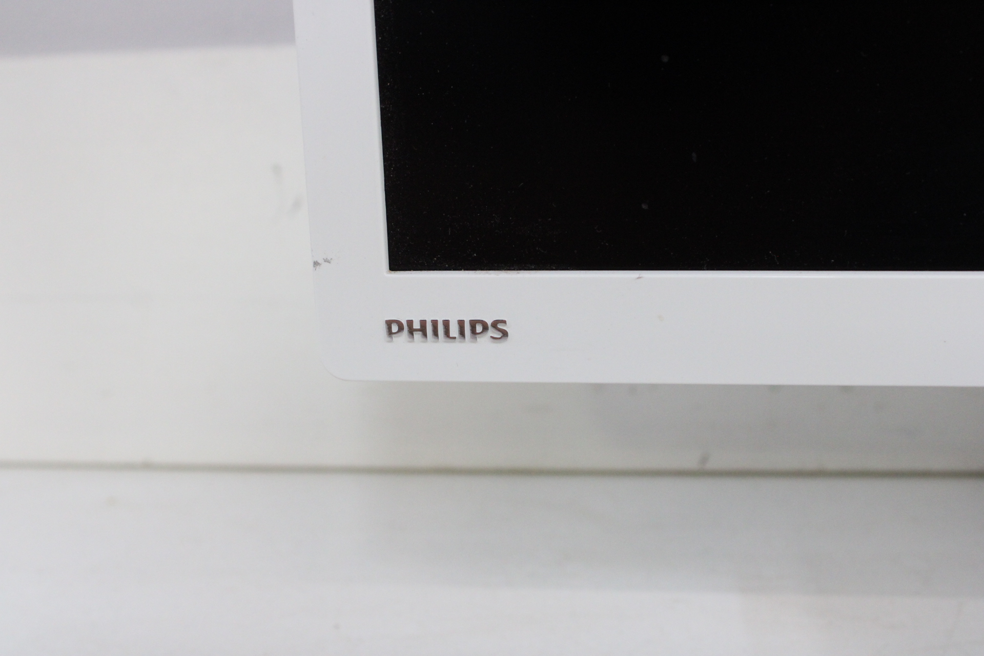 Philips beeldscherm met speaker – foto 6 – kavel bij GSD Auctions, Zoeterwoude