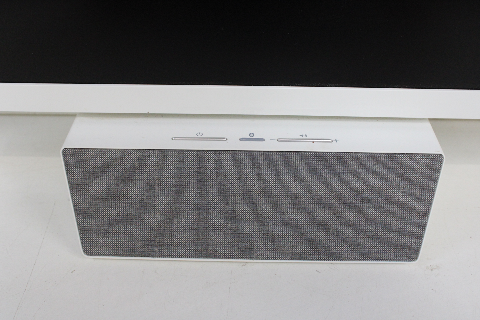 Philips beeldscherm met speaker – foto 8 – kavel bij GSD Auctions, Zoeterwoude