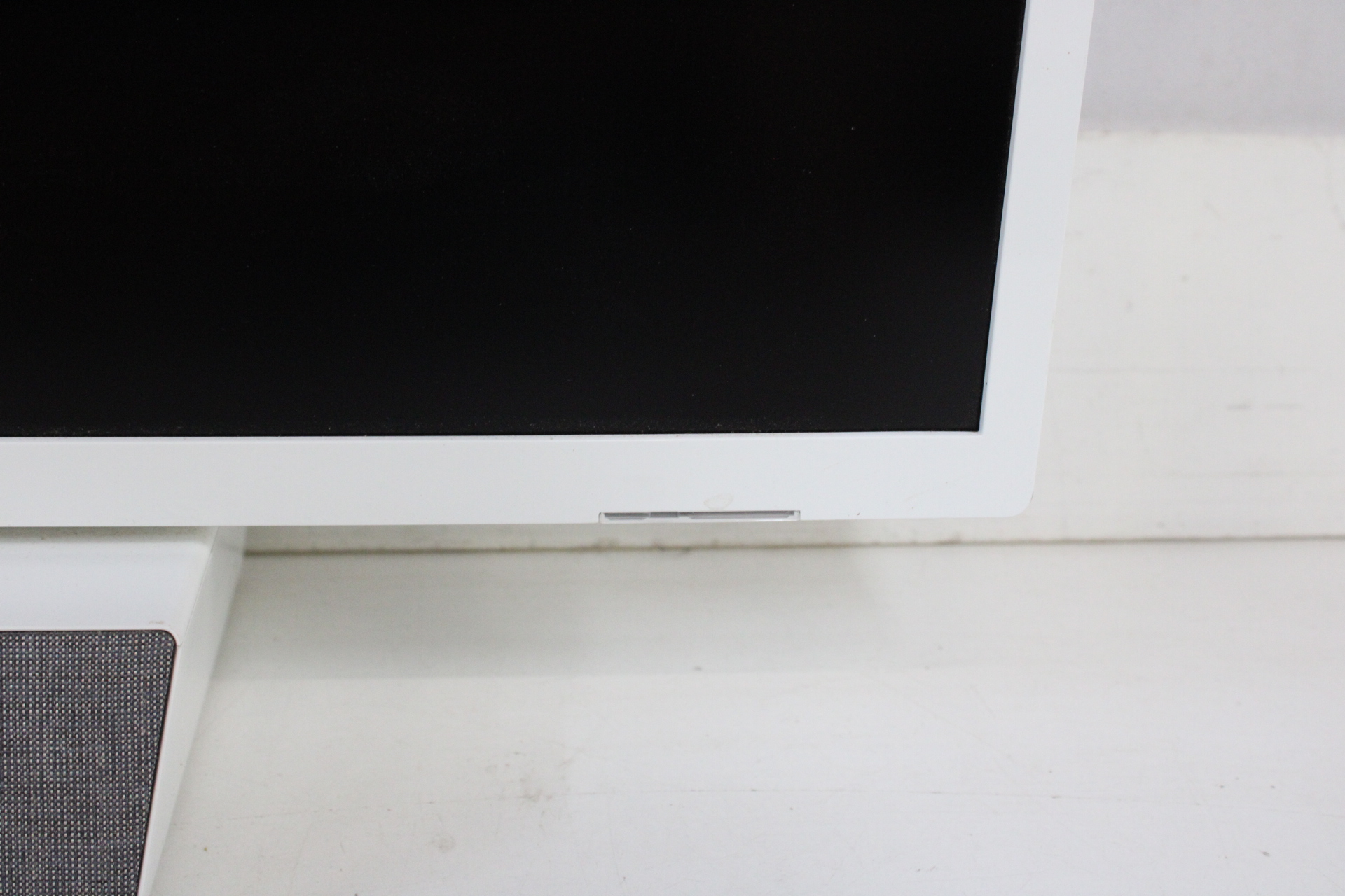 Philips beeldscherm met speaker – foto 9 – kavel bij GSD Auctions, Zoeterwoude