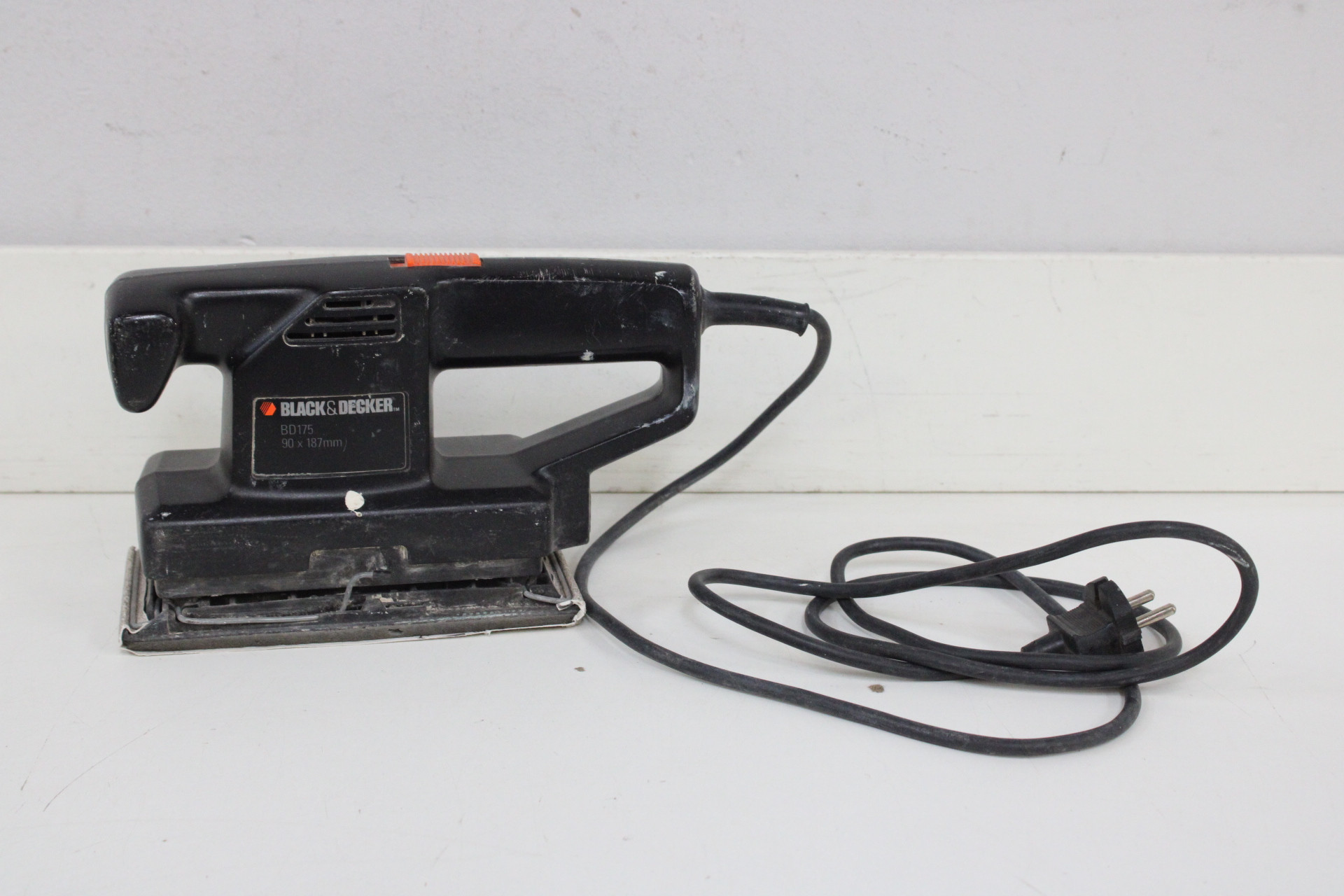 Black & Decker vlakschuurmachine – foto 6 – kavel bij GSD Auctions, Zoeterwoude