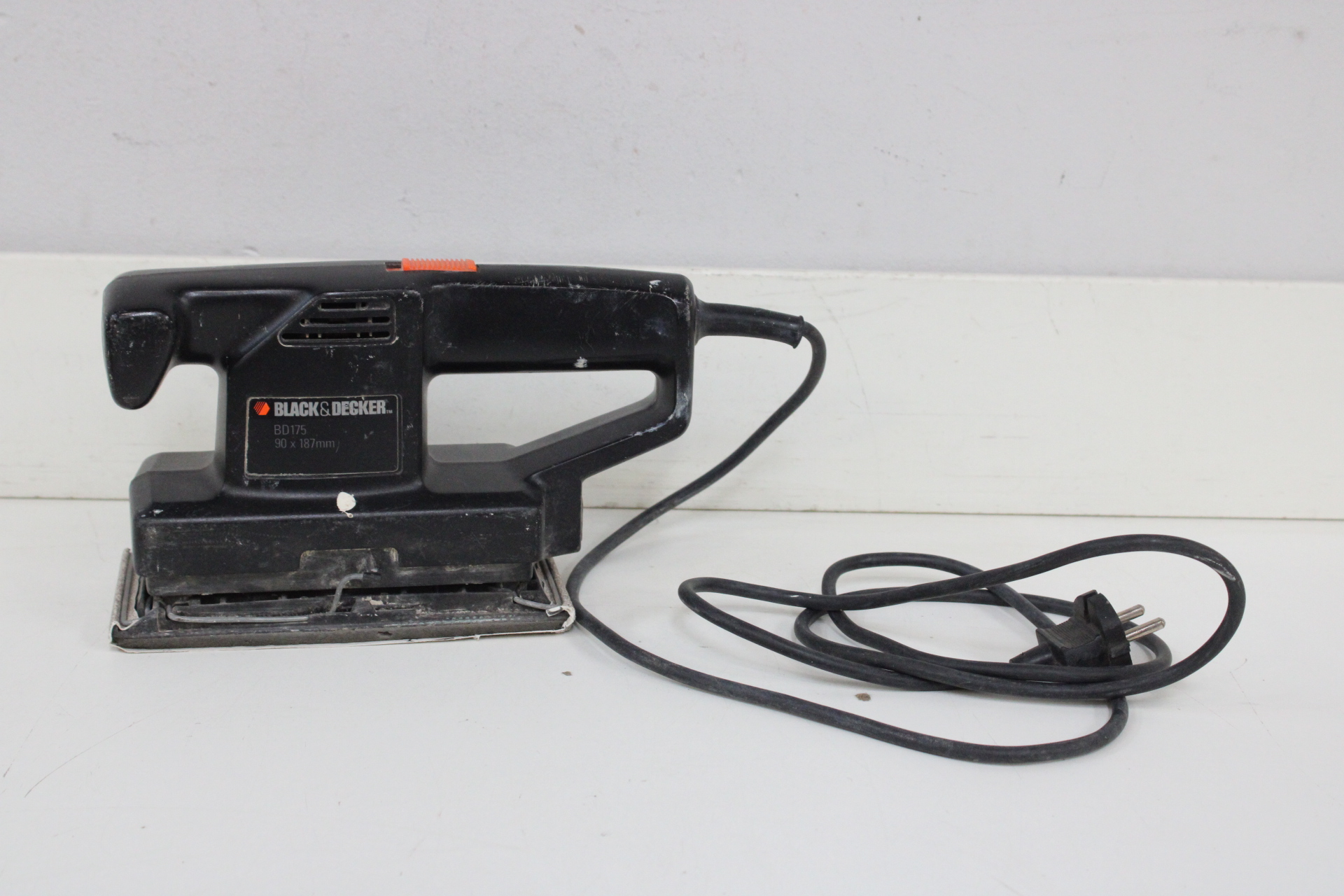 Black & Decker vlakschuurmachine – foto 7 – kavel bij GSD Auctions, Zoeterwoude