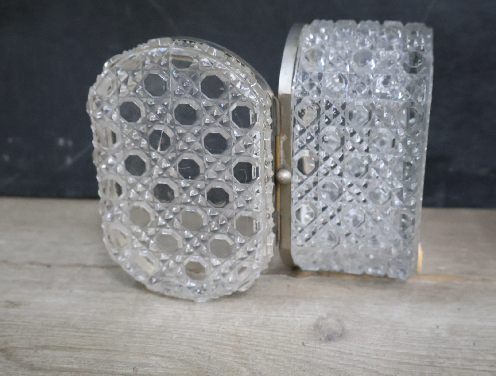 Set van drie Kristallen sierdoosjes met metalen sluiting – foto 10 – kavel bij GSD Auctions, Zoeterwoude