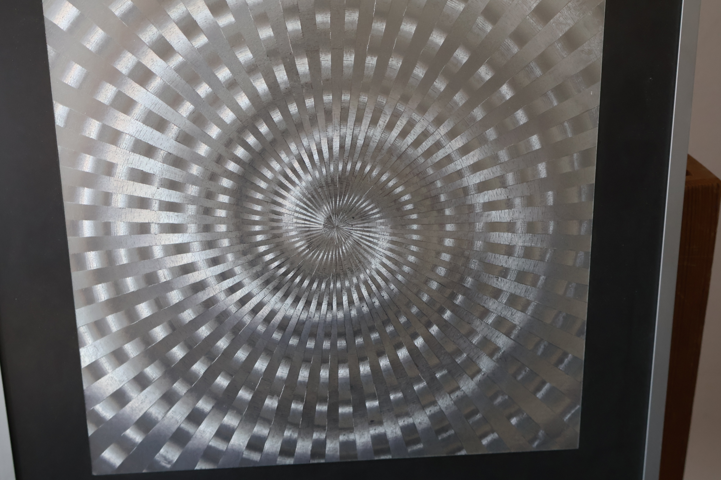 Abstract wanddecoratie met spiraalpatroon – foto 7 – kavel bij GSD Auctions, Zoeterwoude