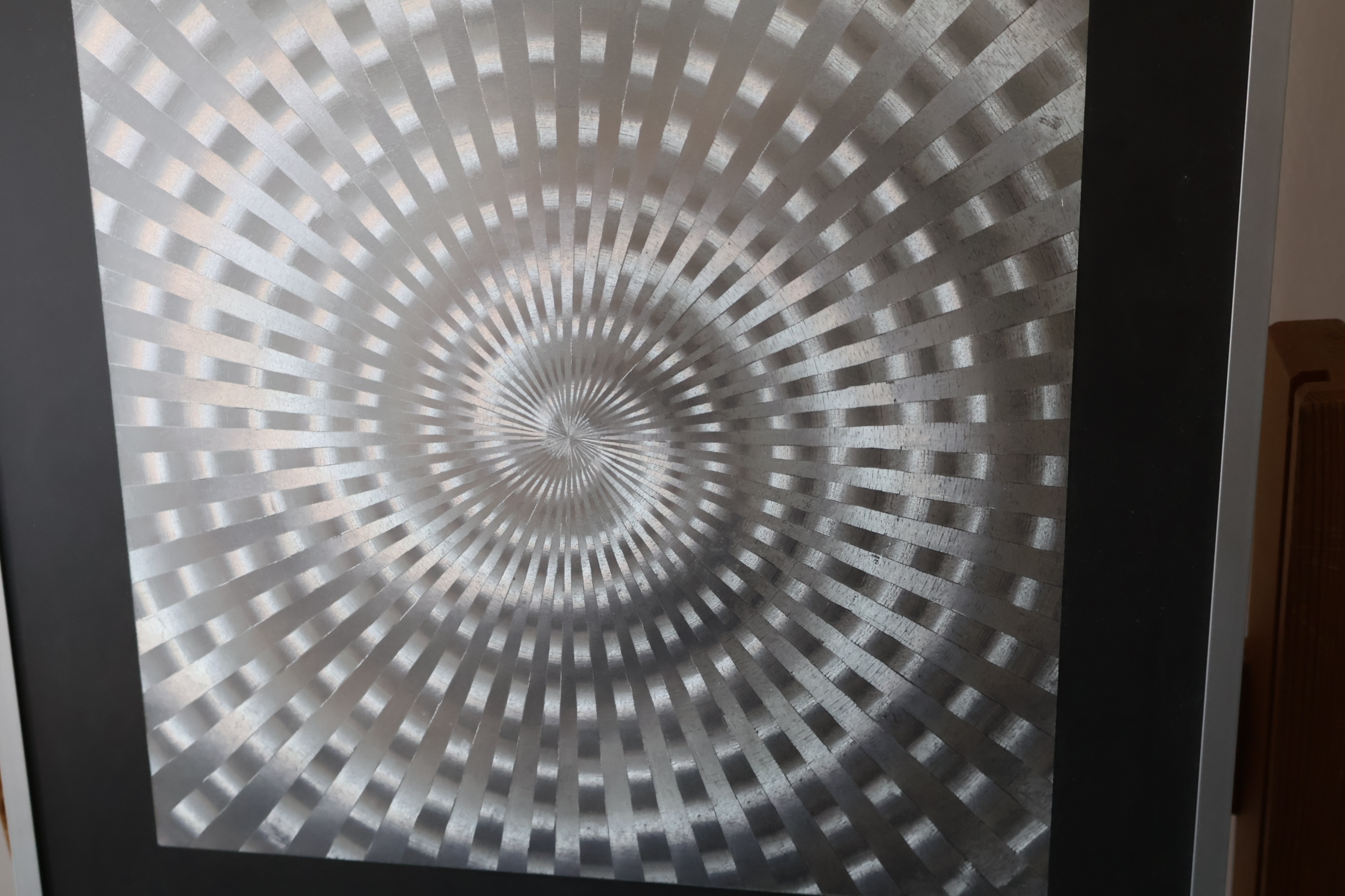 Abstract wanddecoratie met spiraalpatroon – foto 8 – kavel bij GSD Auctions, Zoeterwoude