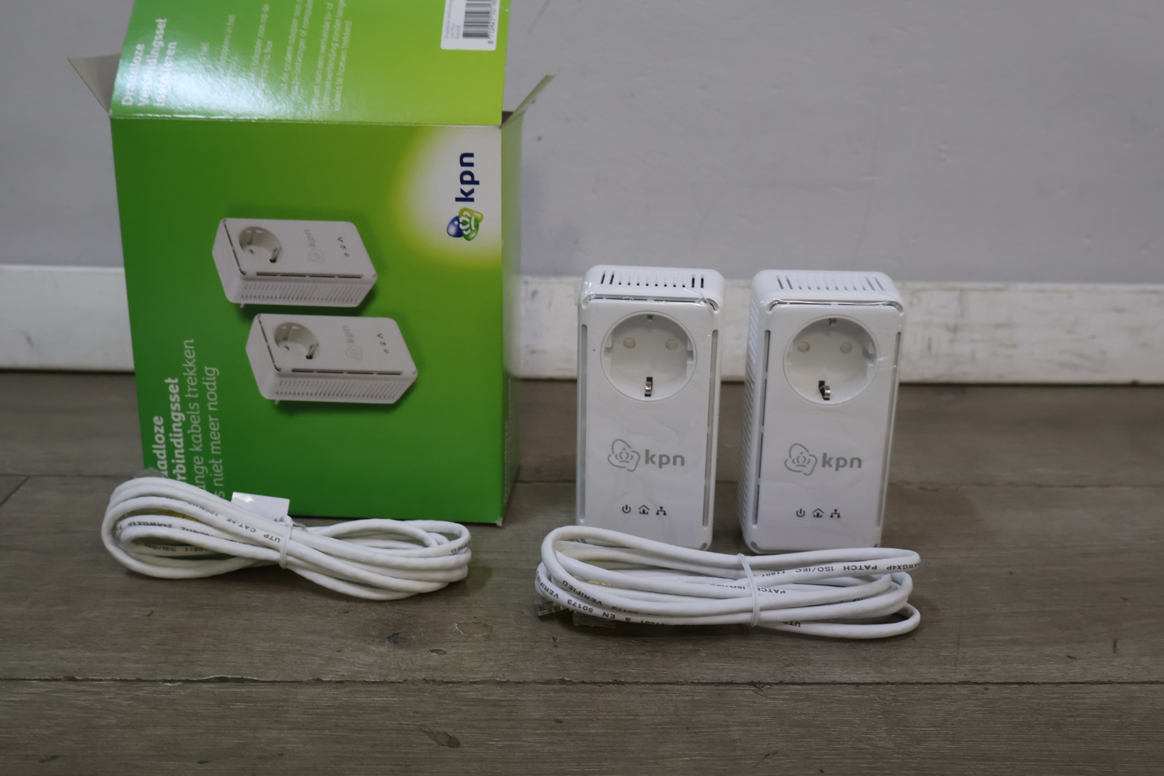 KPN Draadloze Verbindingsadapter met handleiding en kabels – foto 9 – kavel bij GSD Auctions, Zoeterwoude
