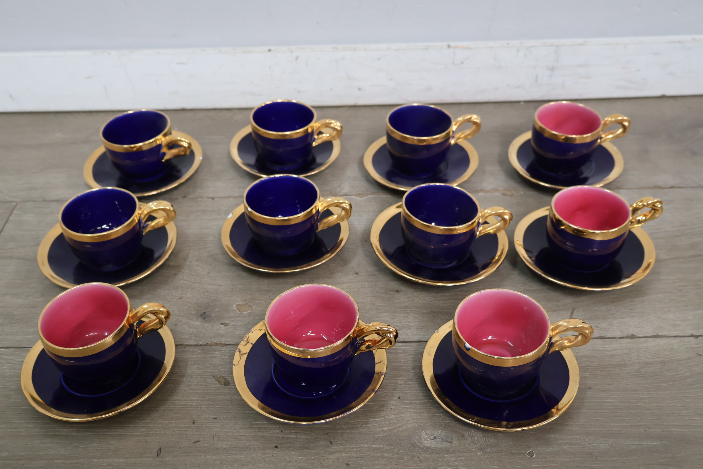 Set van 11 porseleinen espresso kop en schotels – foto 3 – kavel bij GSD Auctions, Zoeterwoude