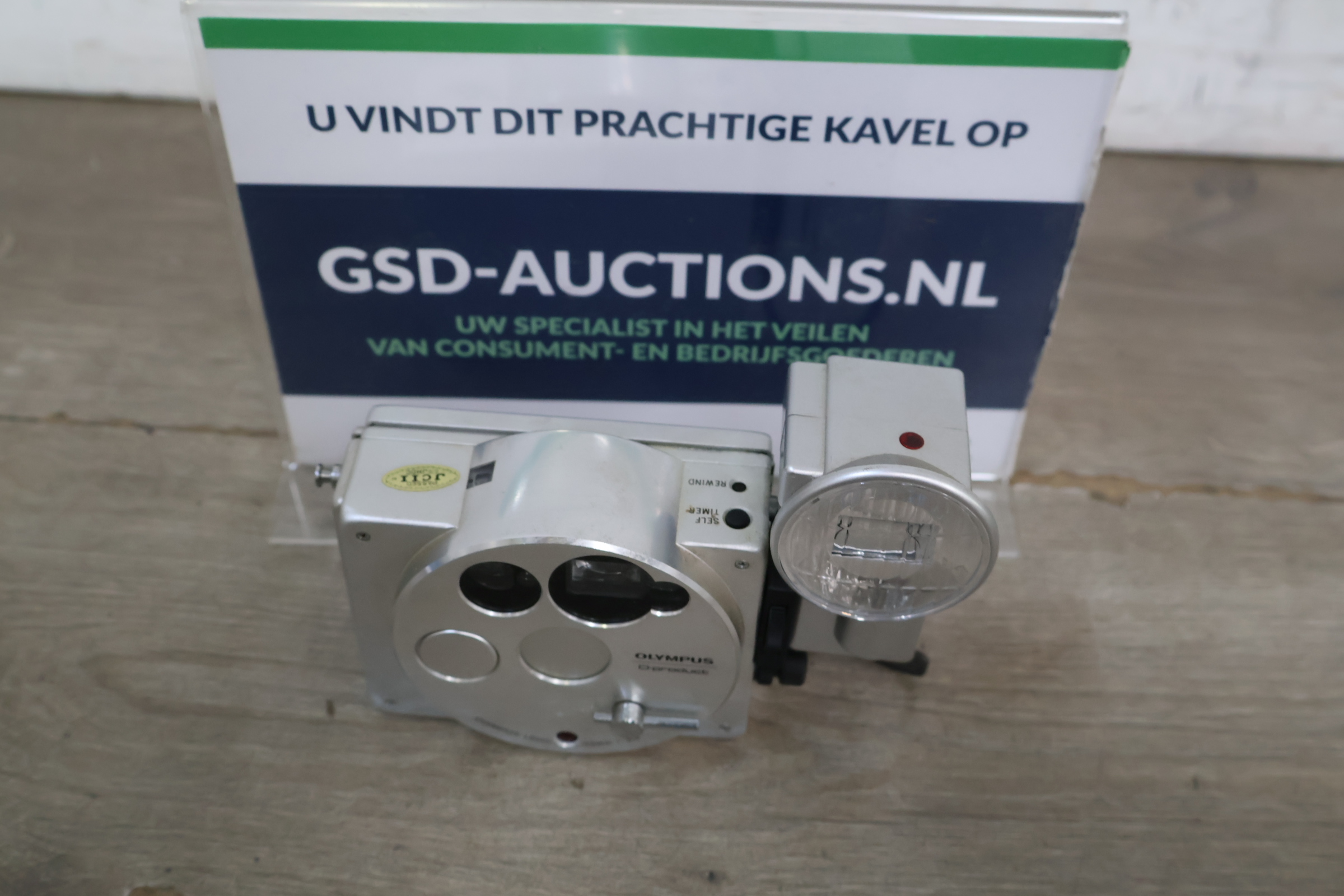 Olympus O-product vintage camera met flitser – foto 2 – kavel bij GSD Auctions, Zoeterwoude