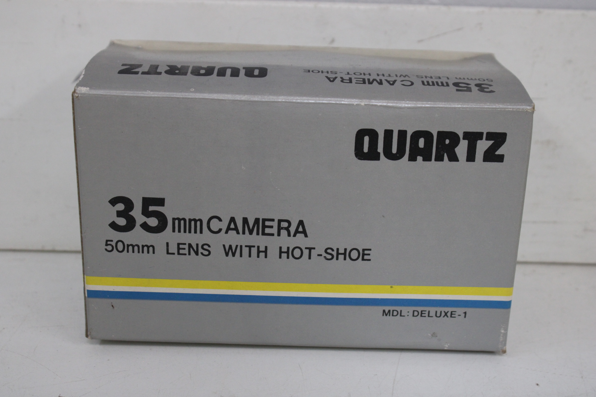 Quartz Deluxe-1 35mm camera met lens en accessoires – foto 7 – kavel bij GSD Auctions, Zoeterwoude
