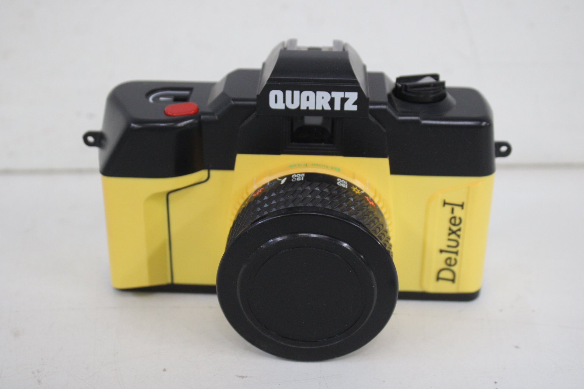 Quartz Deluxe-1 35mm camera met lens en accessoires – foto 8 – kavel bij GSD Auctions, Zoeterwoude