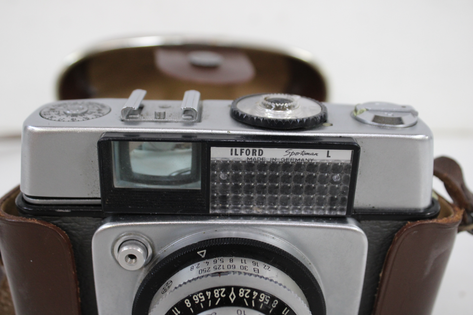 Agfa camera met leren hoes en twee flitsers – foto 8 – kavel bij GSD Auctions, Zoeterwoude