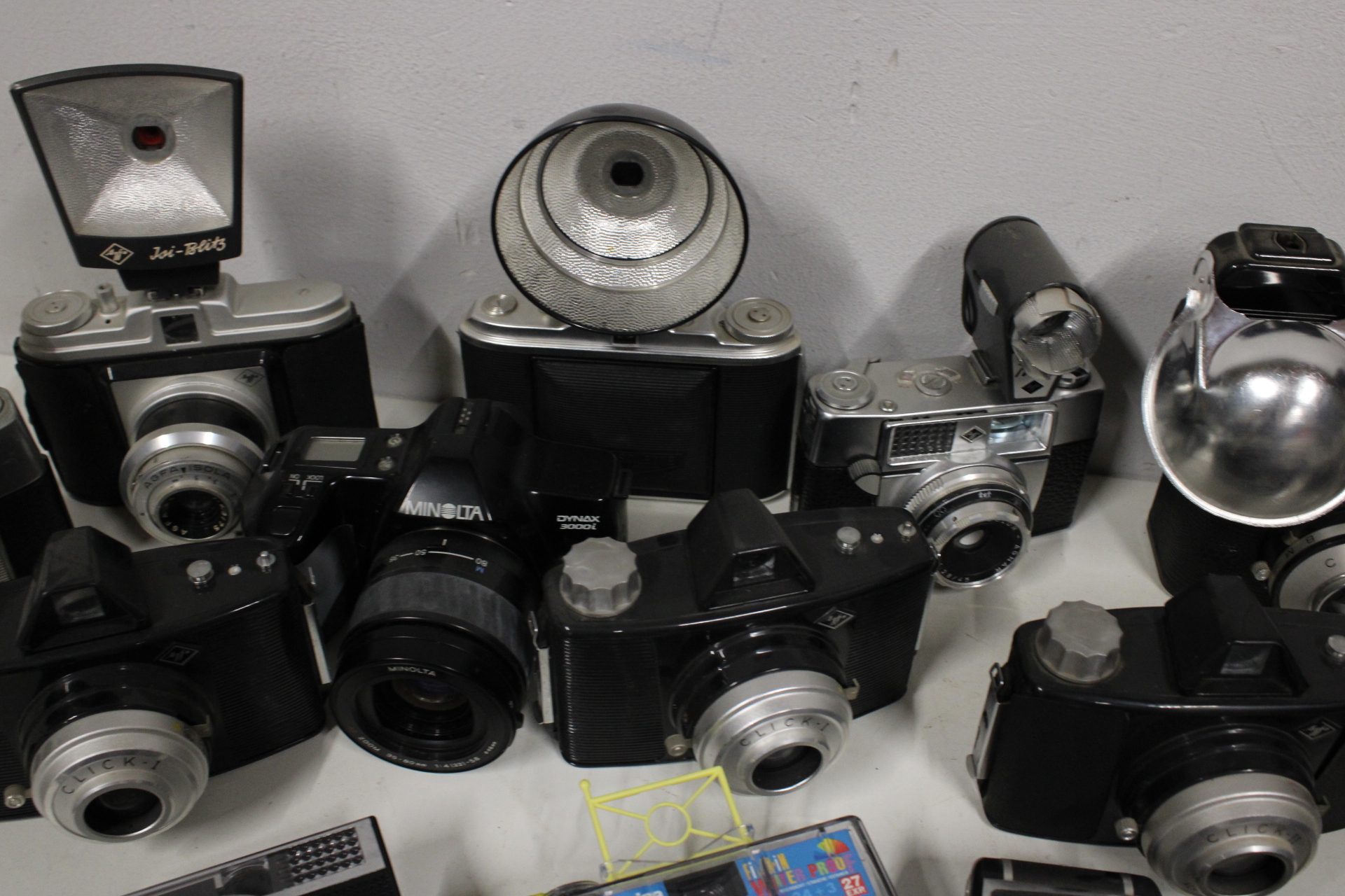 Grote Verzameling vintage camera's met flitsers – foto 4 – kavel bij GSD Auctions, Zoeterwoude
