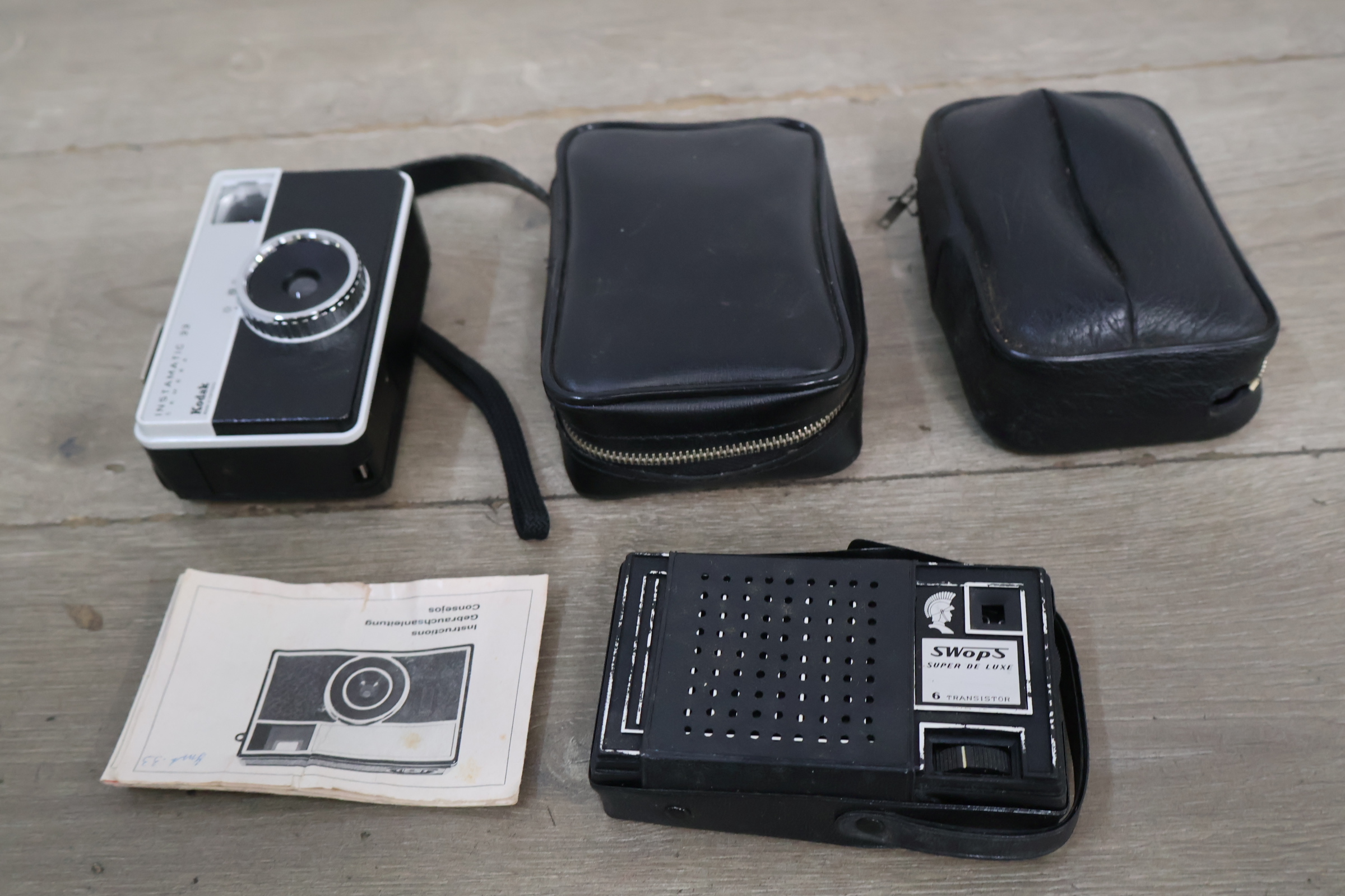 Kodak Instamatic 33, Swops Super De Luxe transistor radio – foto 3 – kavel bij GSD Auctions, Zoeterwoude