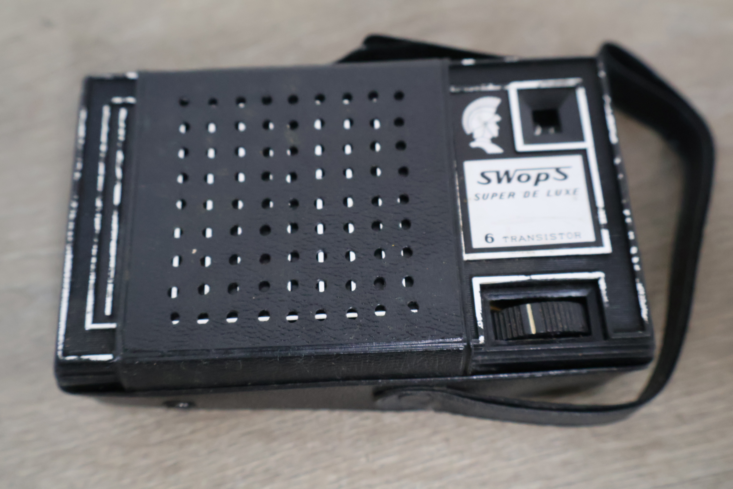 Kodak Instamatic 33, Swops Super De Luxe transistor radio – foto 8 – kavel bij GSD Auctions, Zoeterwoude