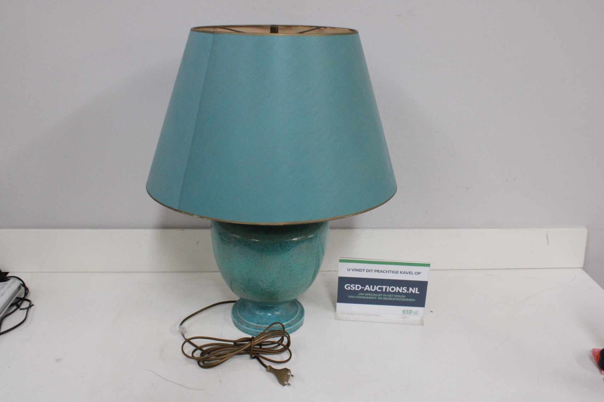 Blauwe keramische tafellamp – foto 3 – kavel bij GSD Auctions, Zoeterwoude