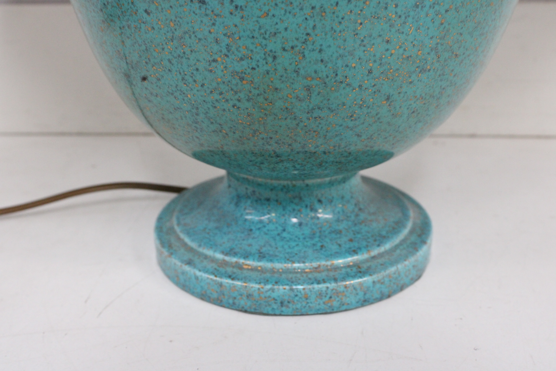 Blauwe keramische tafellamp – foto 10 – kavel bij GSD Auctions, Zoeterwoude
