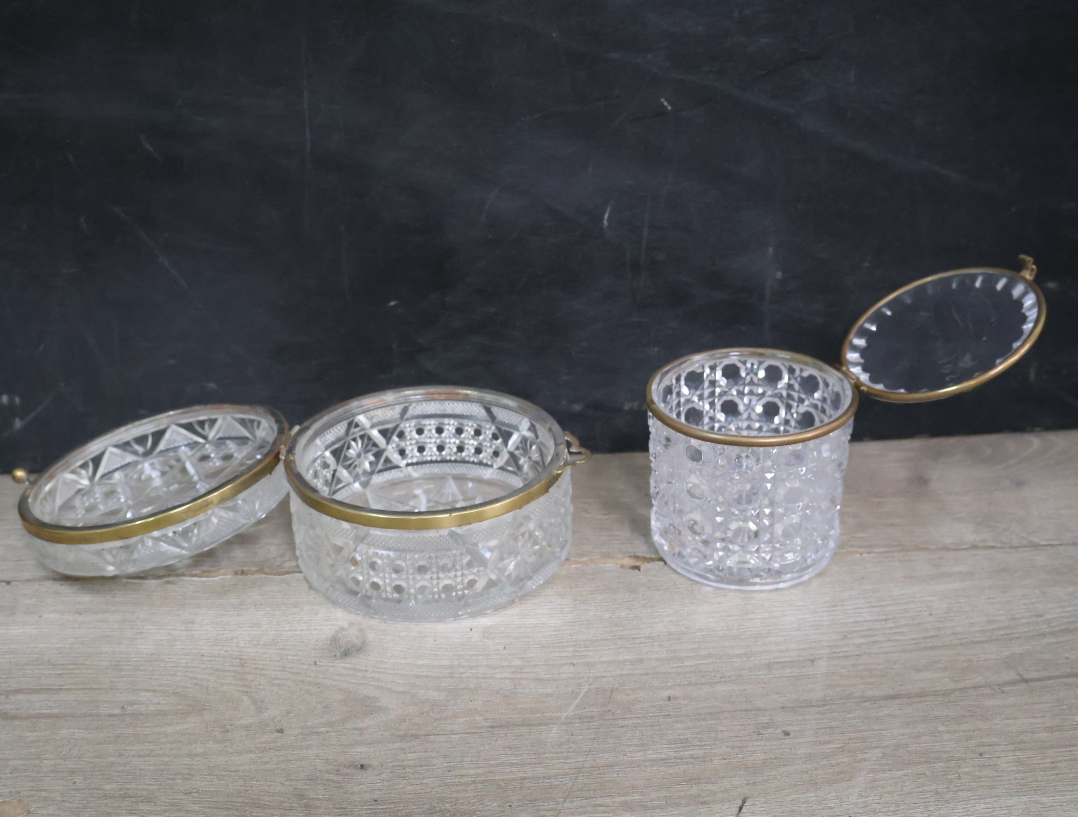 Twee kristallen doosjes met deksels – foto 9 – kavel bij GSD Auctions, Zoeterwoude