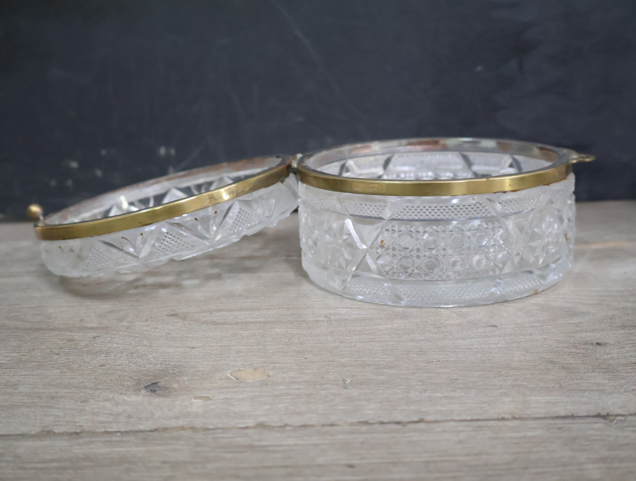 Twee kristallen doosjes met deksels – foto 10 – kavel bij GSD Auctions, Zoeterwoude