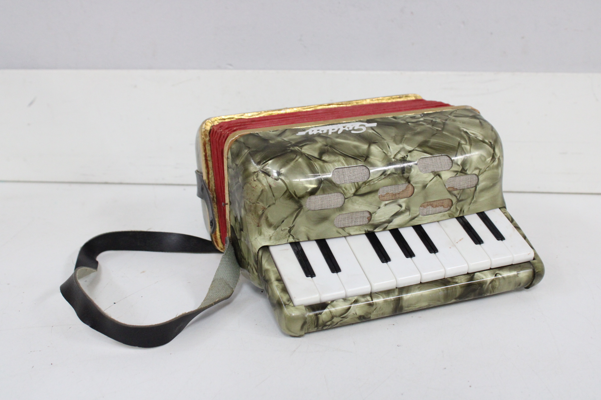 Kinderaccordeon – foto 2 – kavel bij GSD Auctions, Zoeterwoude