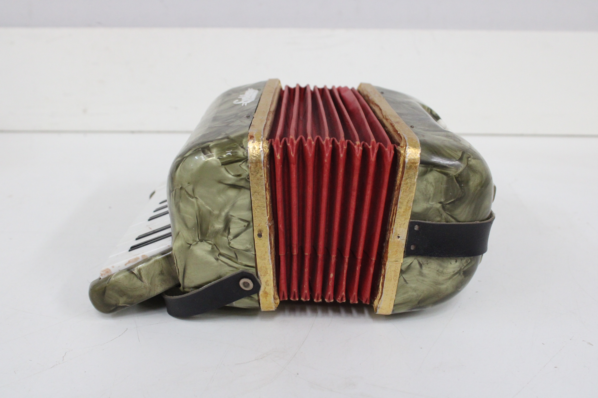 Kinderaccordeon – foto 4 – kavel bij GSD Auctions, Zoeterwoude