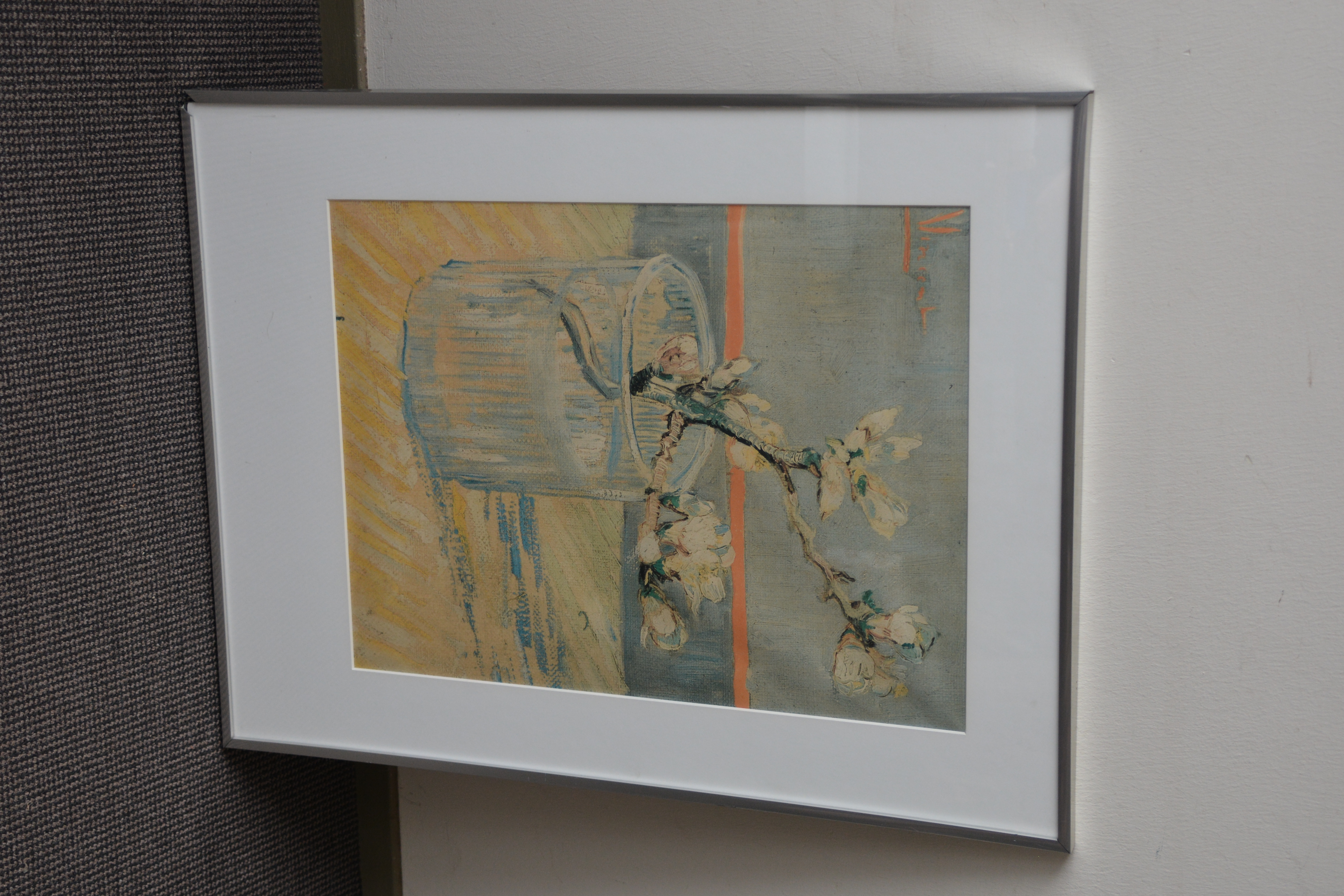 Poster van Vincent v Gogh: Bloesemtak in vaas – kavel bij GSD Auctions, Zoeterwoude