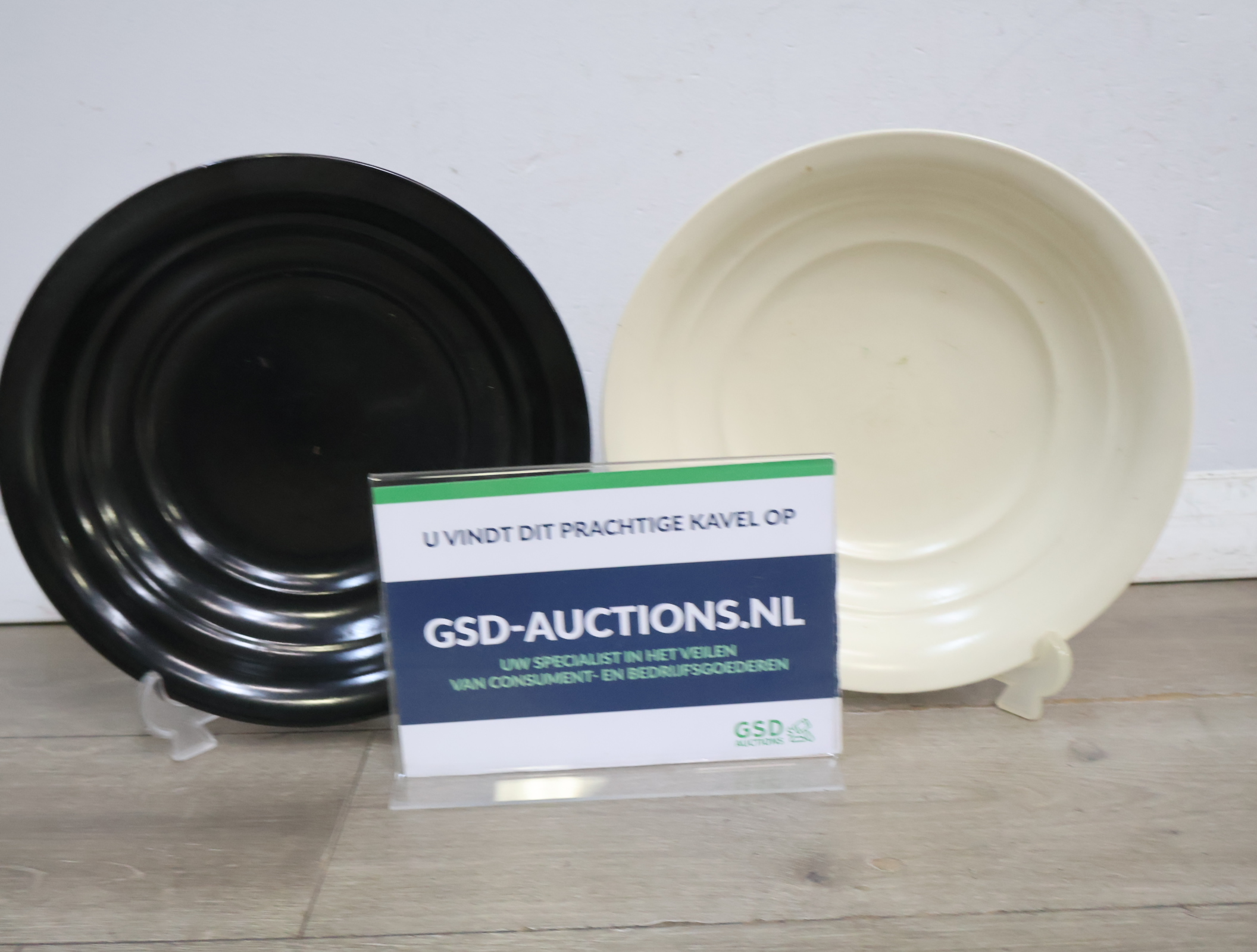 Set van twee antieke borden - RAM Arnhem – kavel bij GSD Auctions, Zoeterwoude