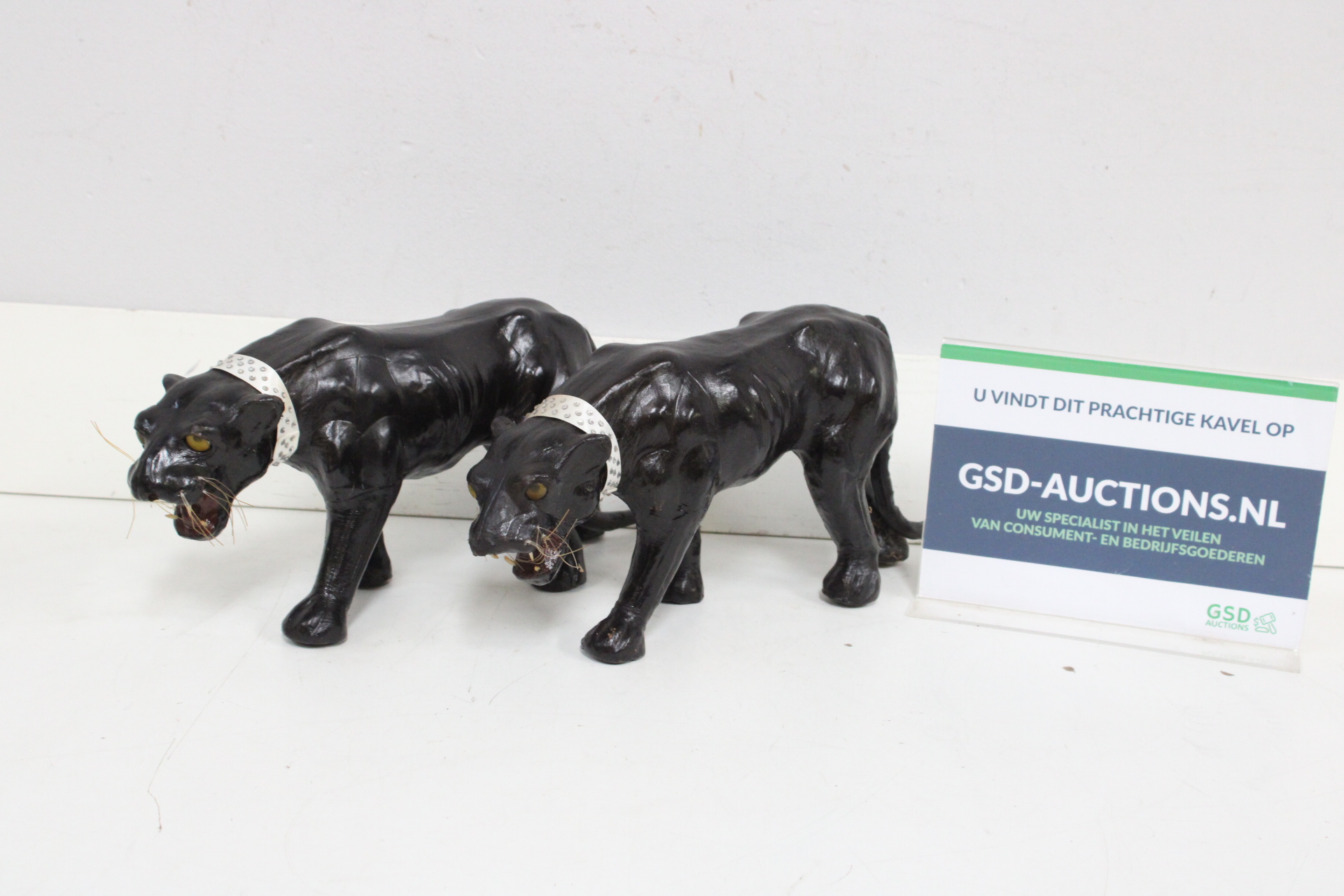 Set van twee zwarte panter beelden – foto 2 – kavel bij GSD Auctions, Zoeterwoude