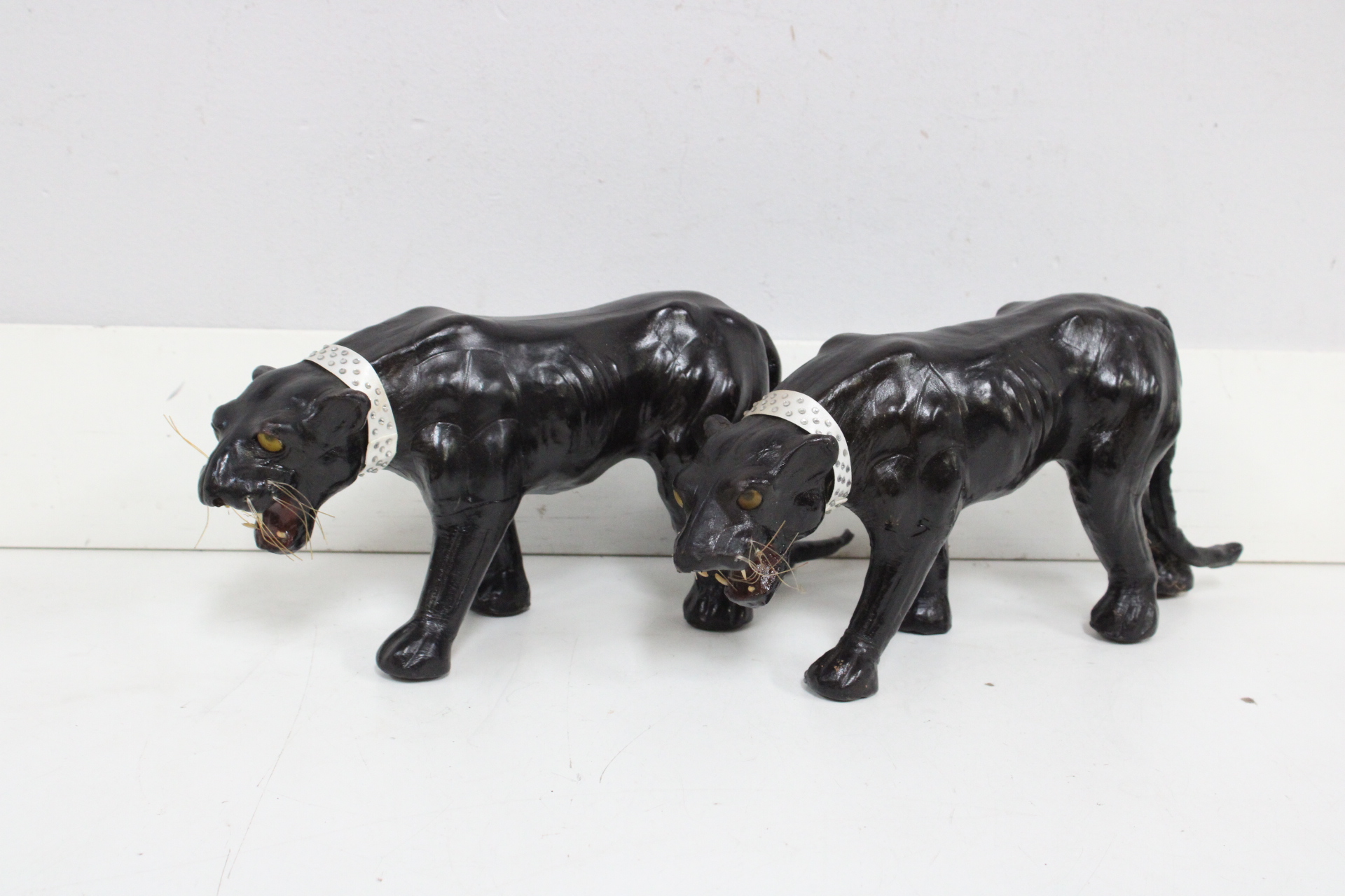 Set van twee zwarte panter beelden – foto 3 – kavel bij GSD Auctions, Zoeterwoude