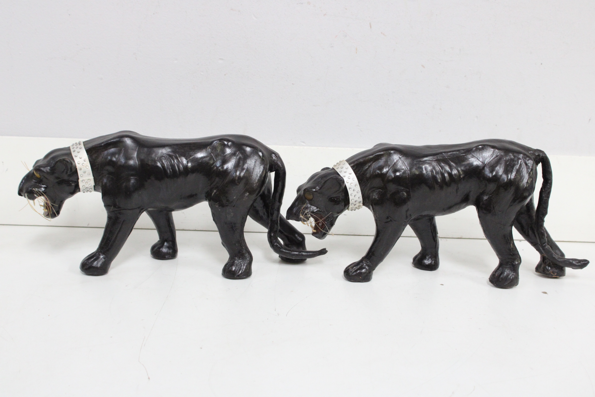Set van twee zwarte panter beelden – foto 10 – kavel bij GSD Auctions, Zoeterwoude