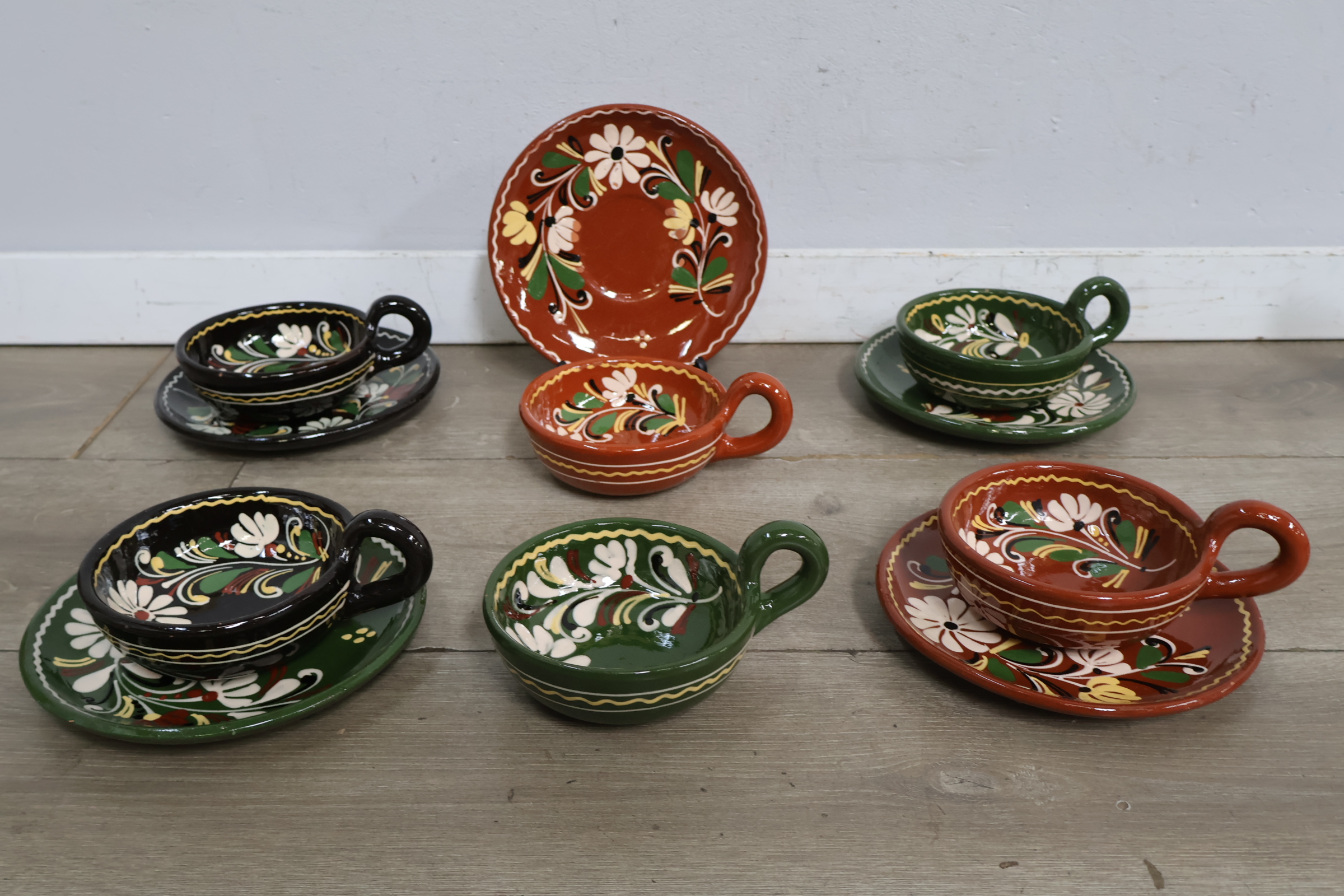 Vintage keramische kop en schotels 11 stuks'' – foto 3 – kavel bij GSD Auctions, Zoeterwoude