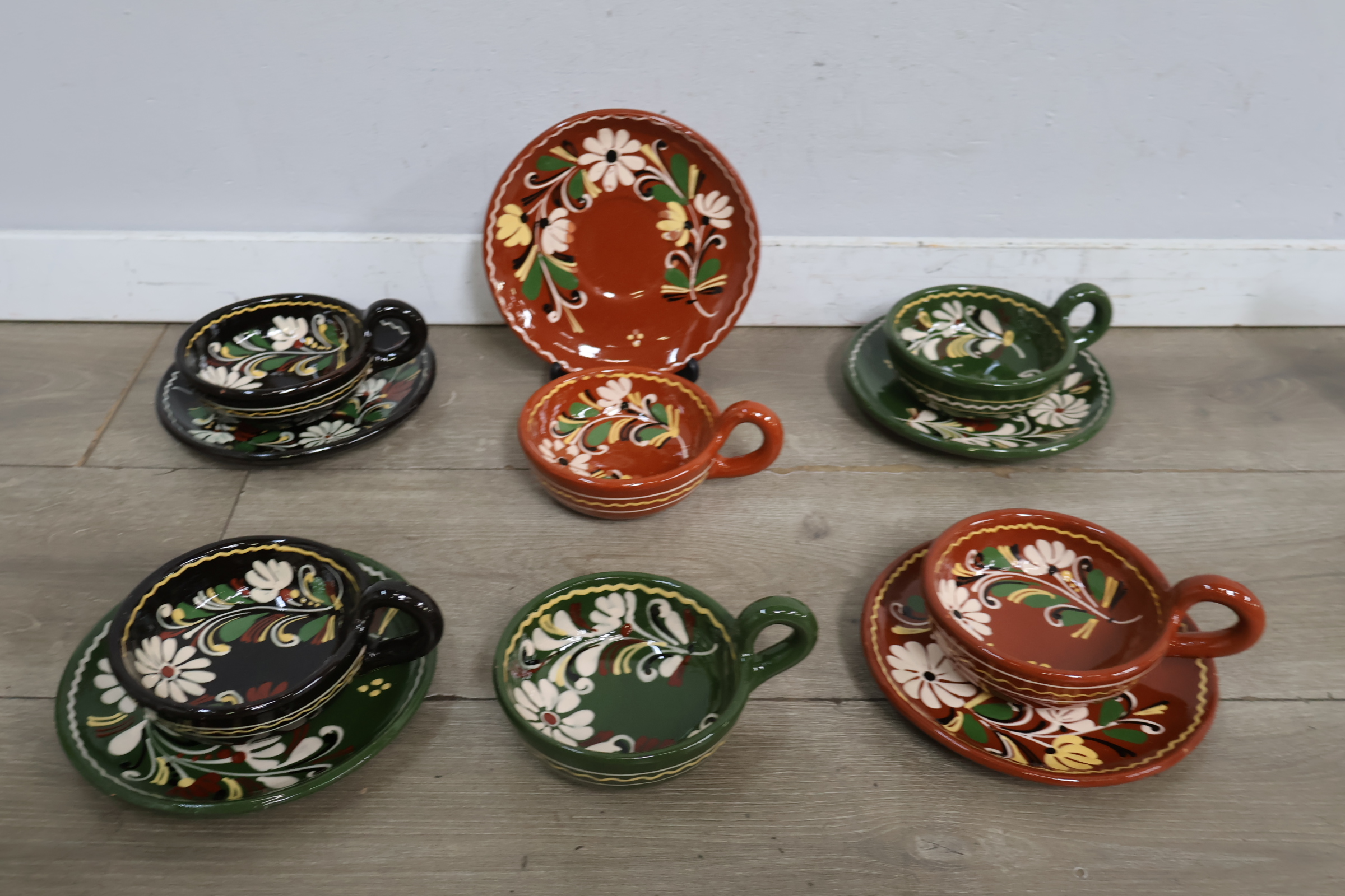 Vintage keramische kop en schotels 11 stuks'' – foto 4 – kavel bij GSD Auctions, Zoeterwoude
