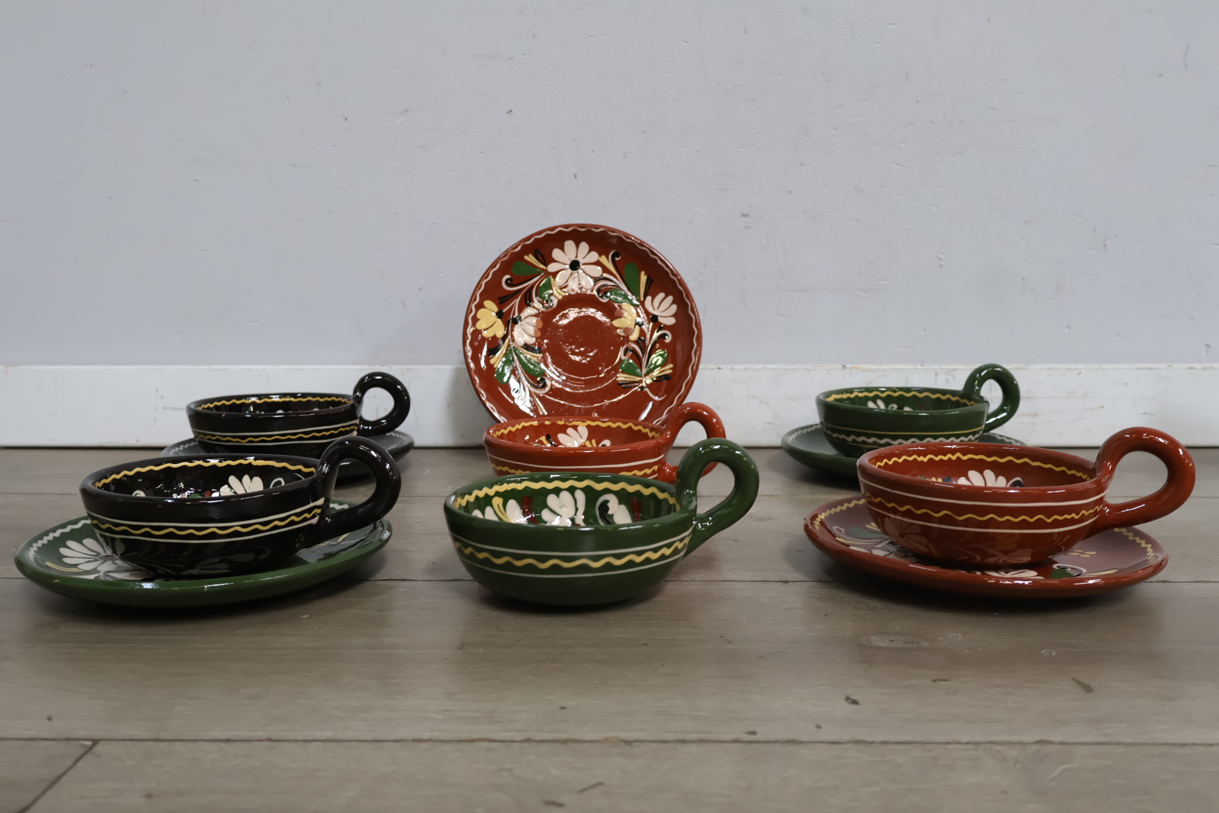 Vintage keramische kop en schotels 11 stuks'' – foto 6 – kavel bij GSD Auctions, Zoeterwoude