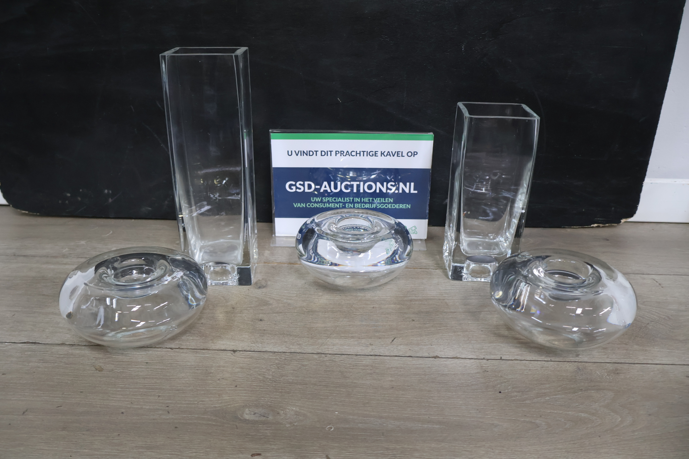 Set glazen vazen en kandelaars'' – foto 2 – kavel bij GSD Auctions, Zoeterwoude