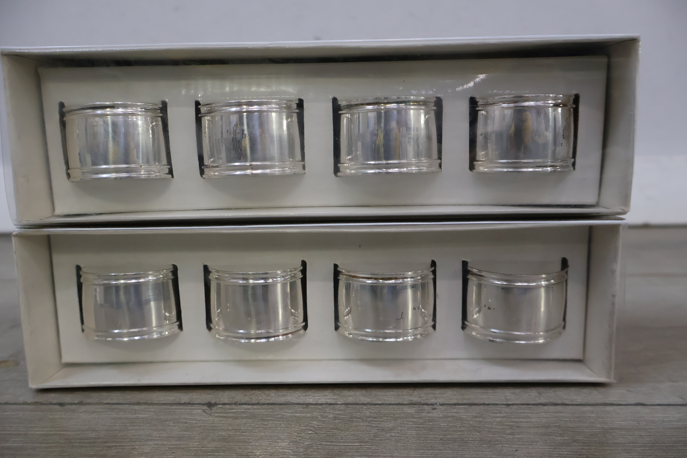 Set van acht glazen theelichthouders'' – foto 6 – kavel bij GSD Auctions, Zoeterwoude