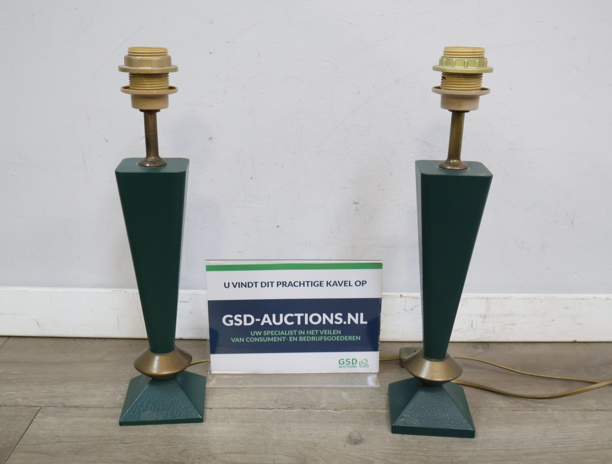 Set van 2 groene tafellampen – kavel bij GSD Auctions, Zoeterwoude