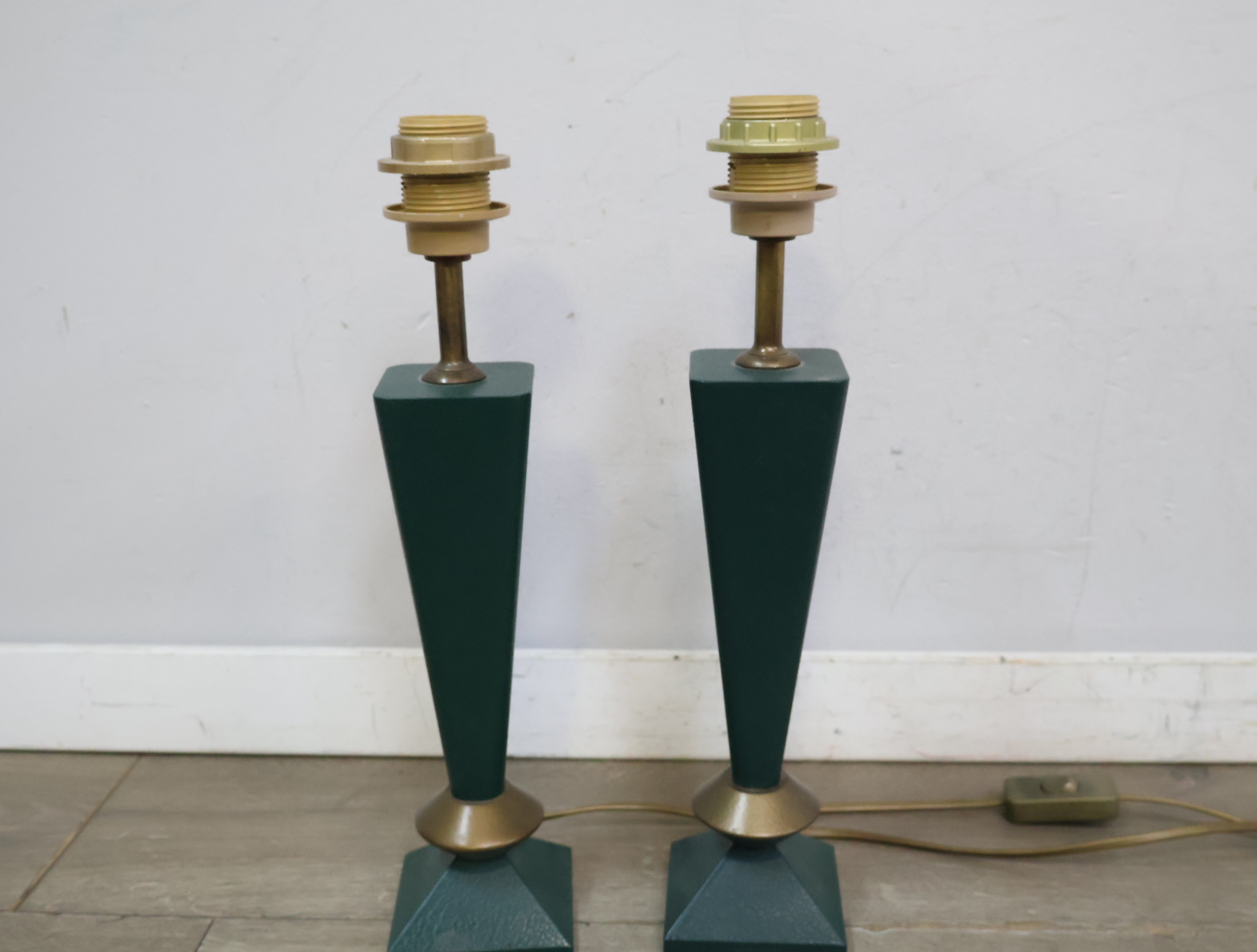 Set van 2 groene tafellampen – foto 3 – kavel bij GSD Auctions, Zoeterwoude