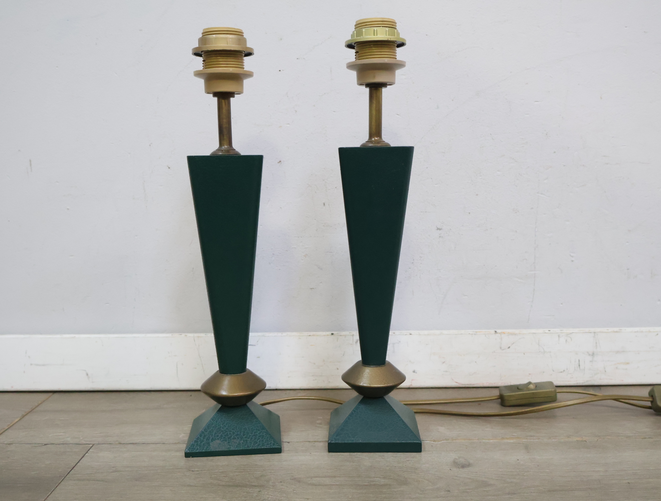 Set van 2 groene tafellampen – foto 4 – kavel bij GSD Auctions, Zoeterwoude