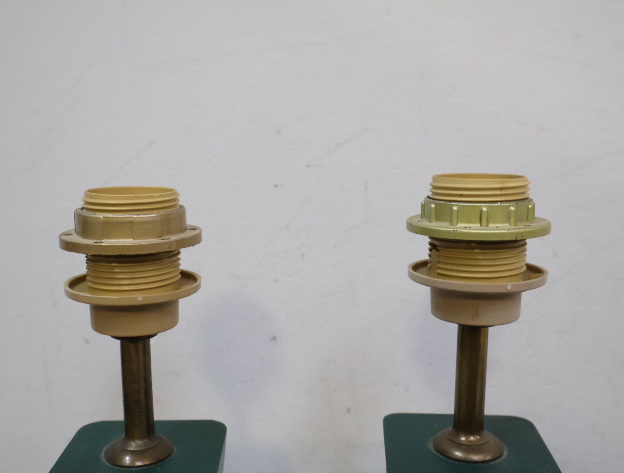 Set van 2 groene tafellampen – foto 5 – kavel bij GSD Auctions, Zoeterwoude
